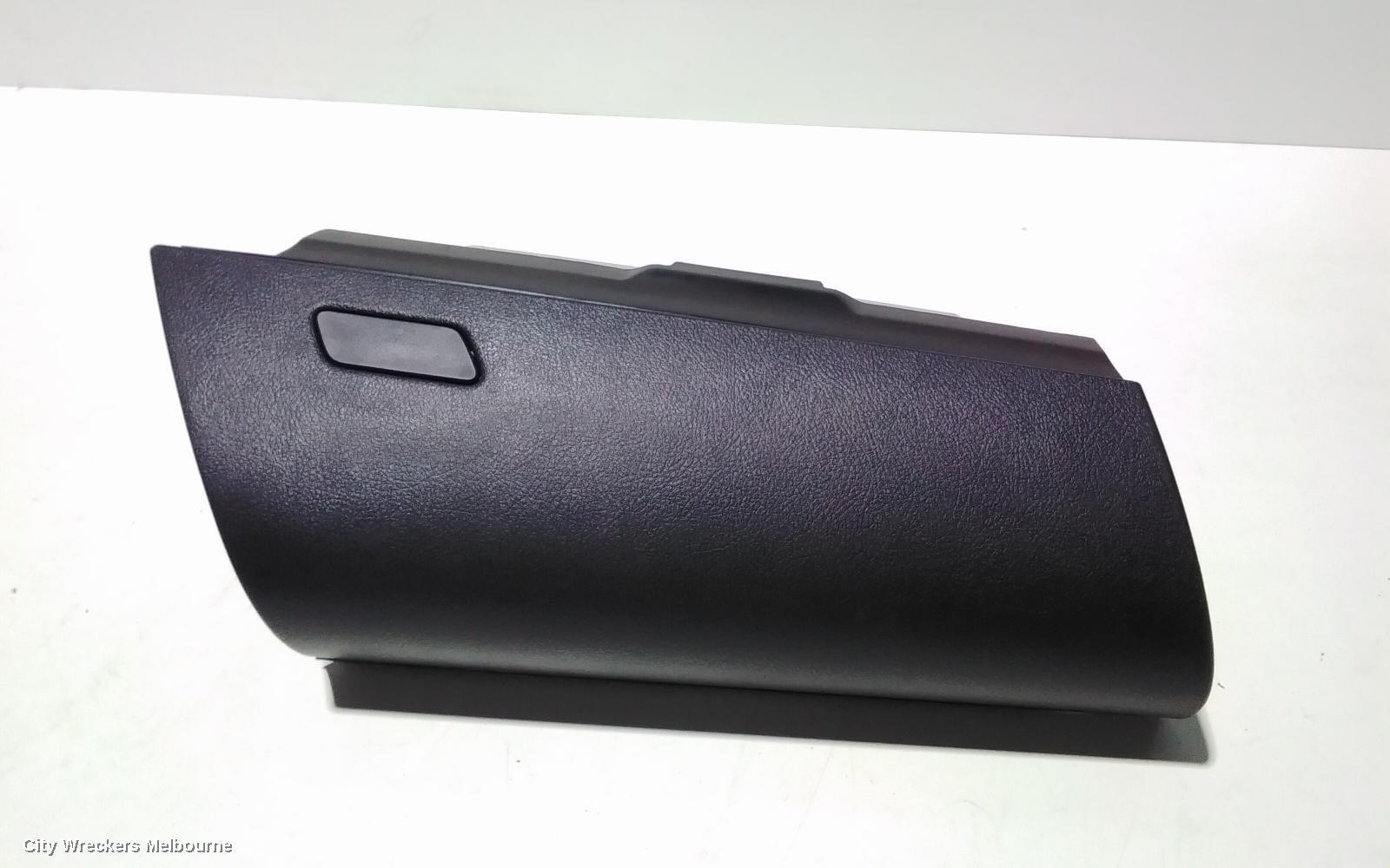 TOYOTA HILUX 2019 Glove Box