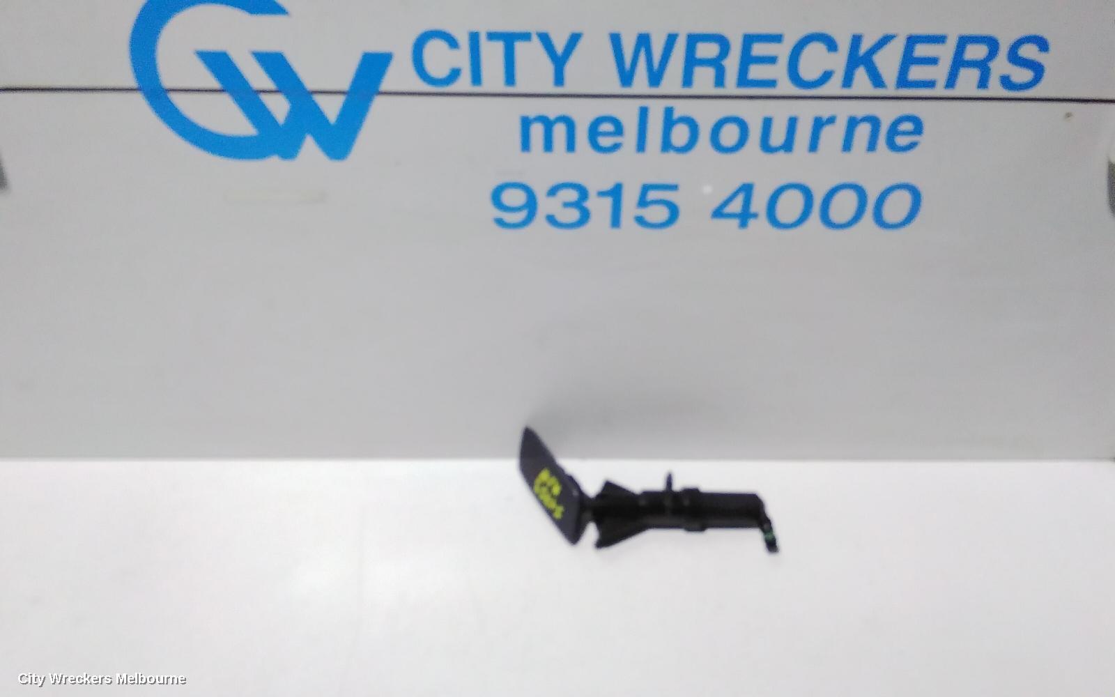 VOLKSWAGEN PASSAT 2012 Washer Jet