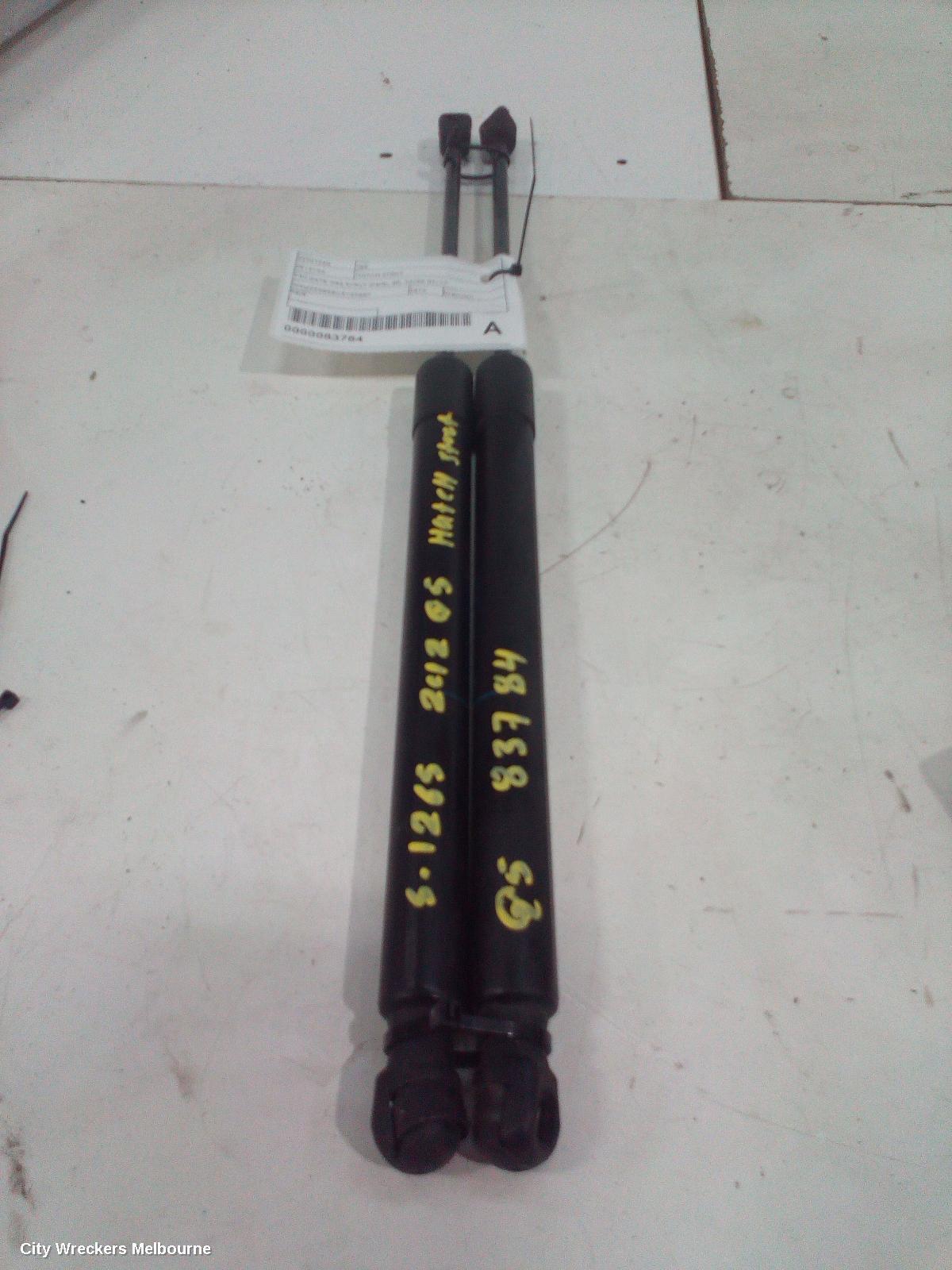 AUDI Q5 2012 Hatch Strut