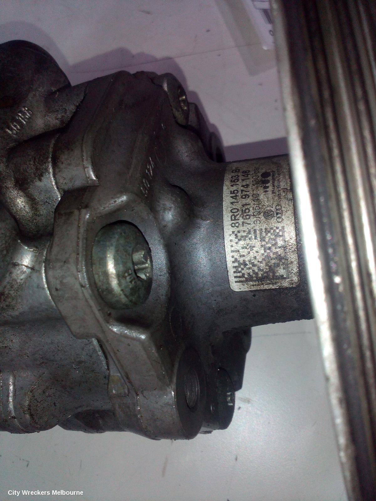 AUDI Q5 2010 Steering Pump