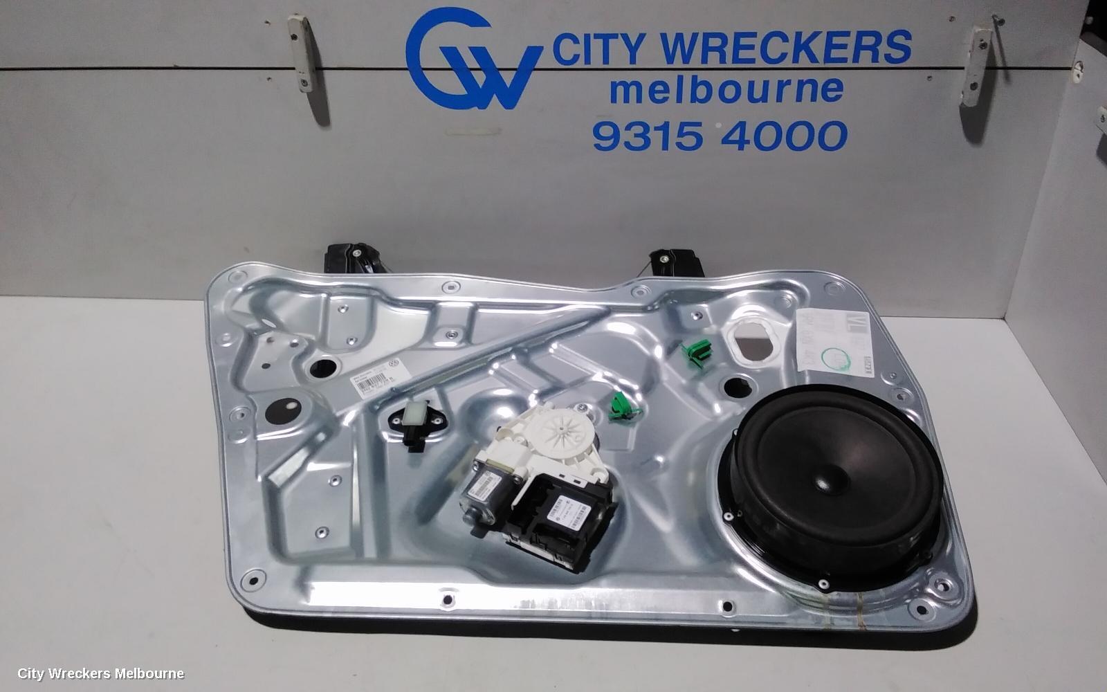 VOLKSWAGEN TIGUAN 2009 Left Front Window Reg/Motor