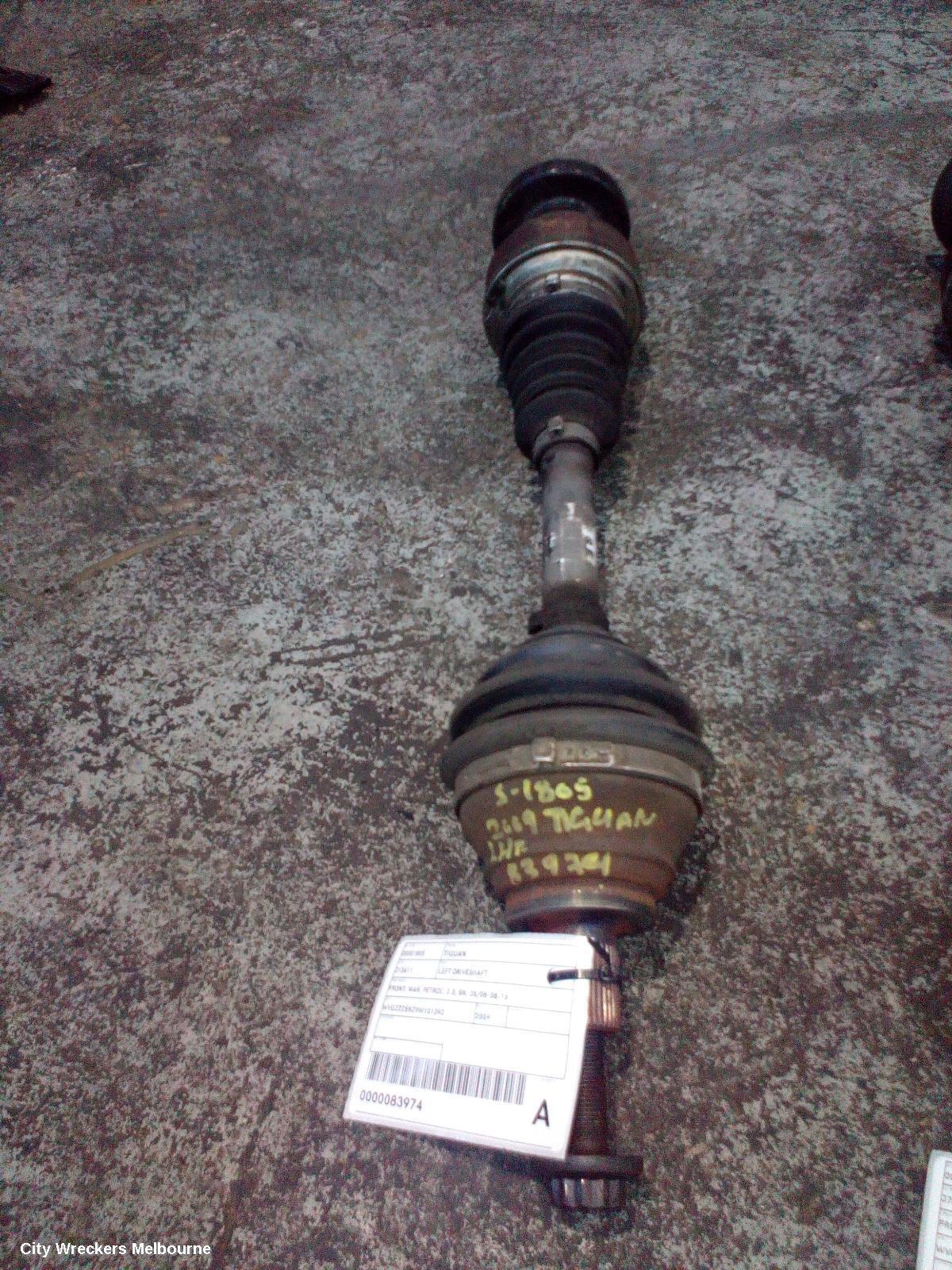 VOLKSWAGEN TIGUAN 2009 Left Driveshaft