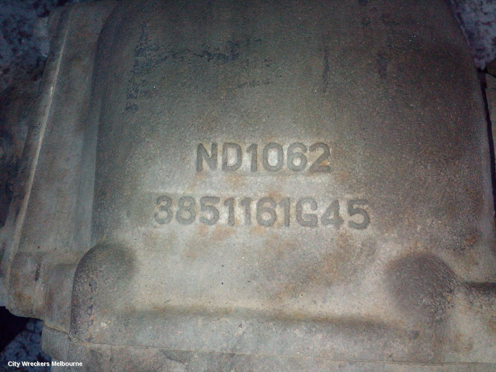 NISSAN NAVARA 2011 Differential Centre