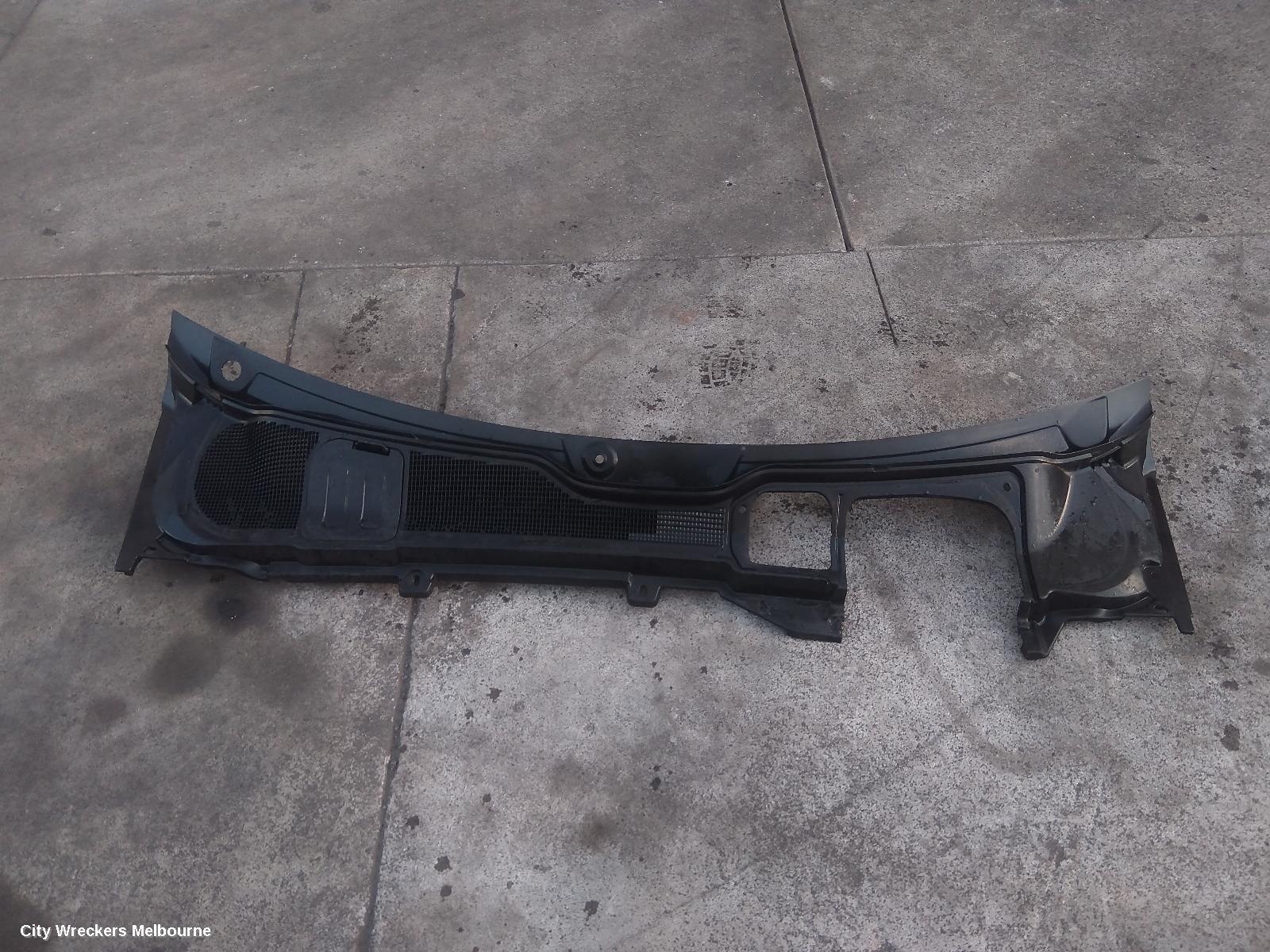 LAND ROVER RANGEROVER EVOQUE 2013 Plenum Chamber