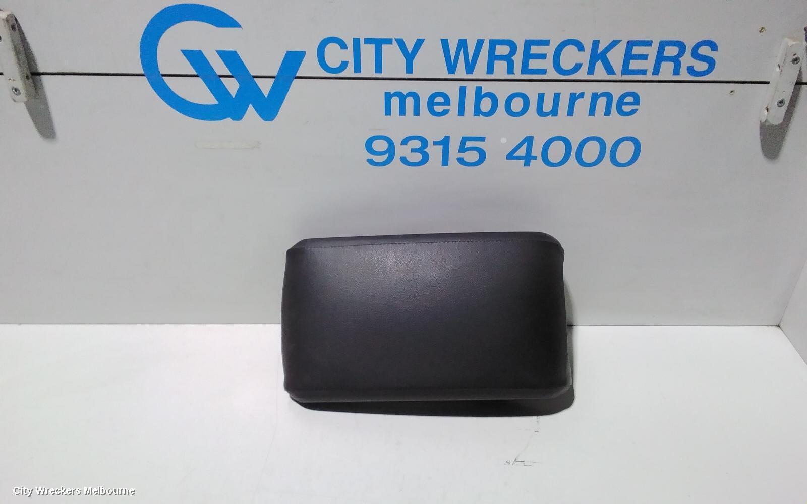 HOLDEN COLORADO 2017 Console