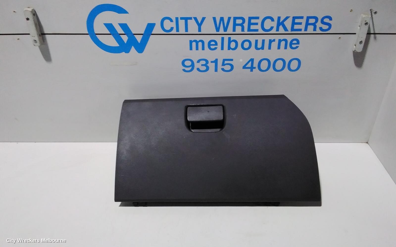 HOLDEN COLORADO 2017 Glove Box