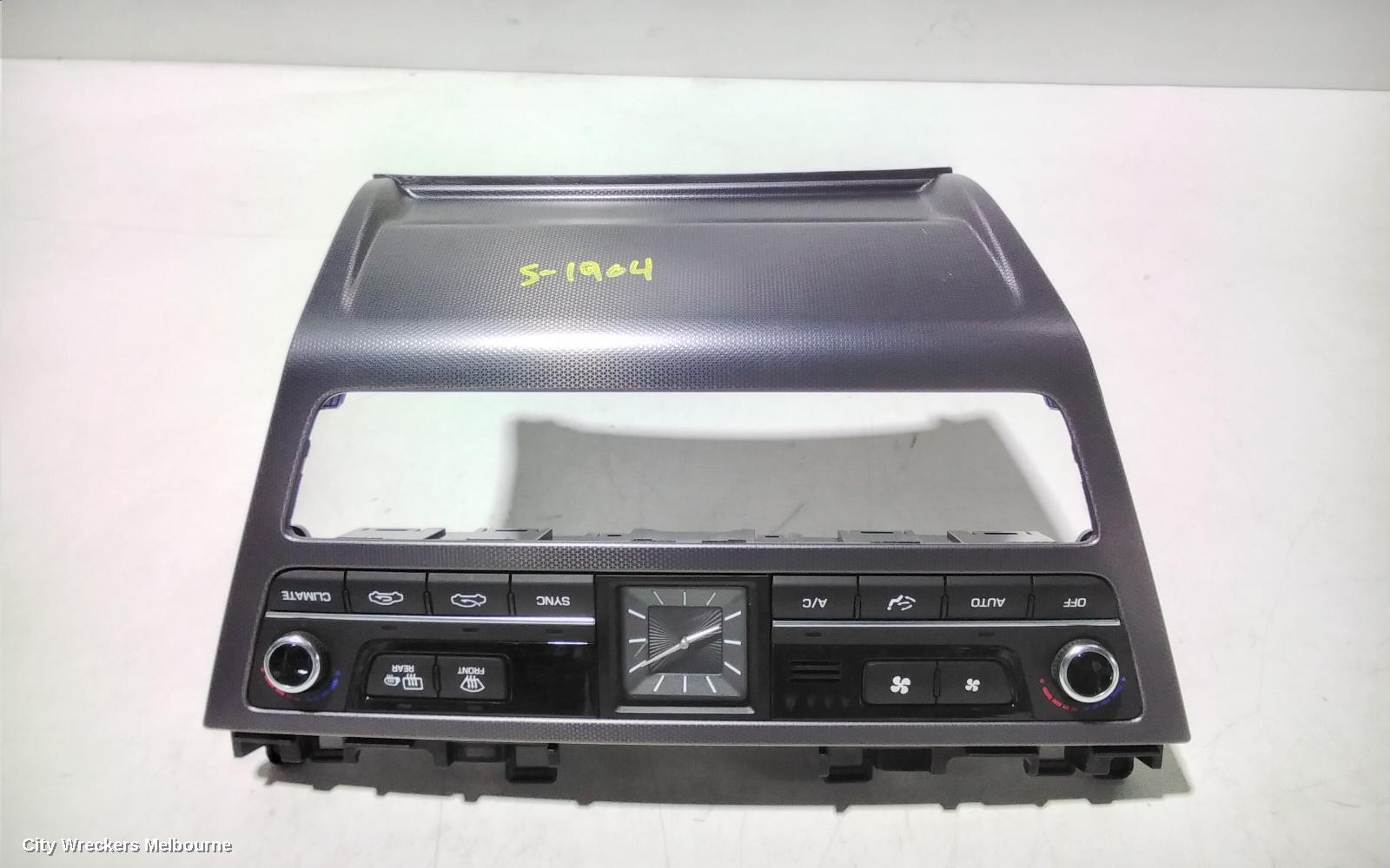 HYUNDAI GENESIS 2016 Heater/Ac Controls
