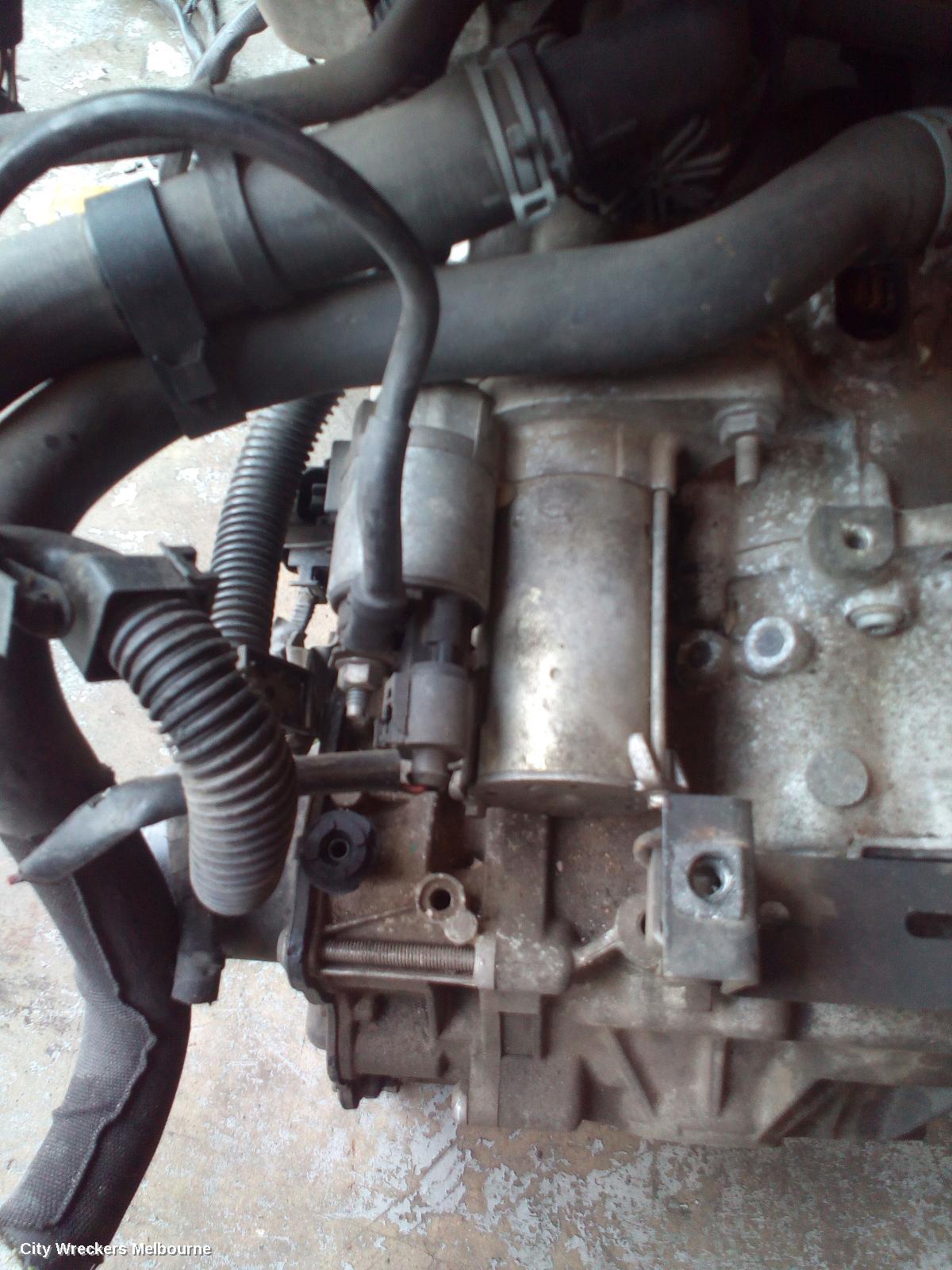 VOLKSWAGEN POLO 2010 Starter