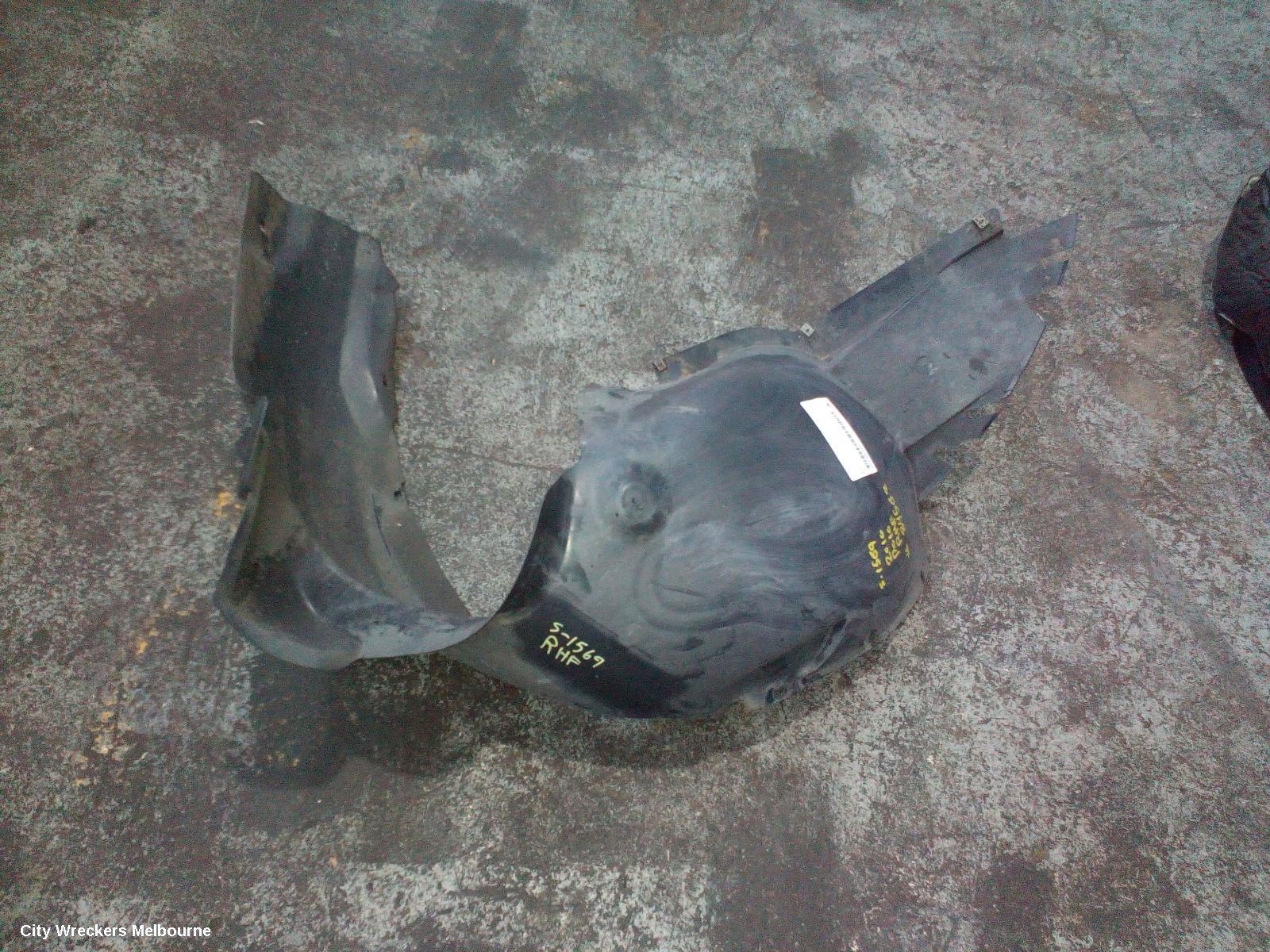 VOLKSWAGEN POLO 2010 Right Guard Liner