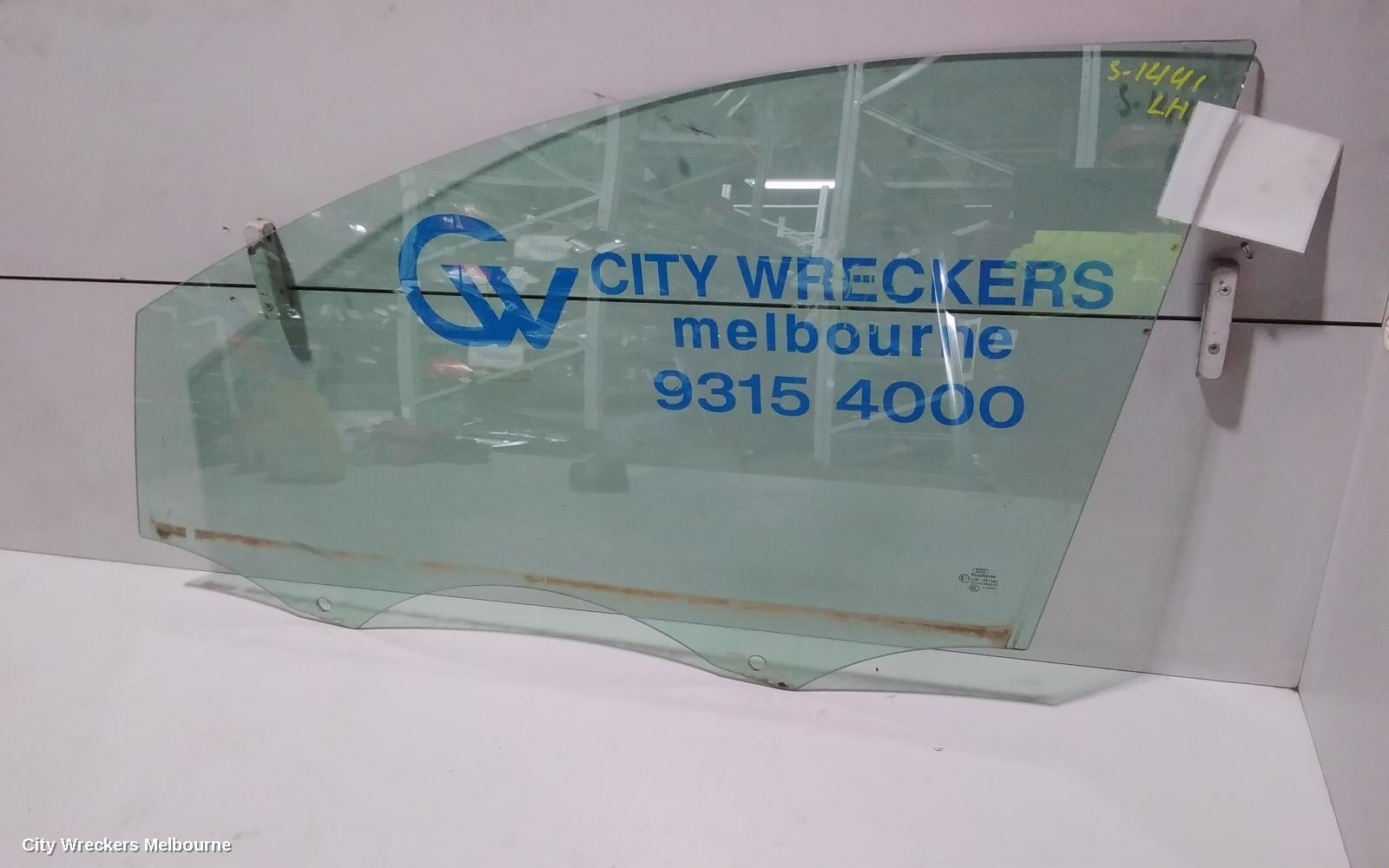 AUDI Q7 2007 Left Front Door Window