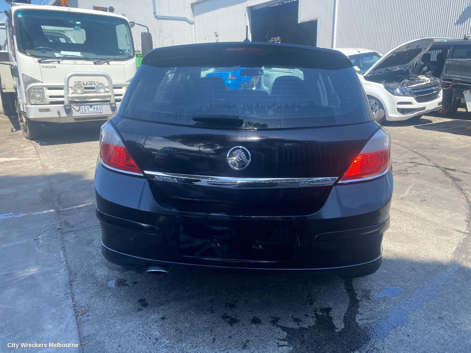 HOLDEN ASTRA 2007 Left Guard Liner