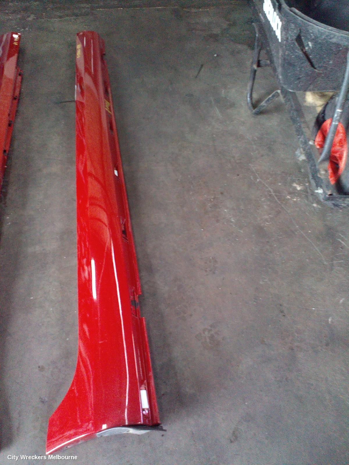 HOLDEN COMMODORE 2012 Side Step/Skirt