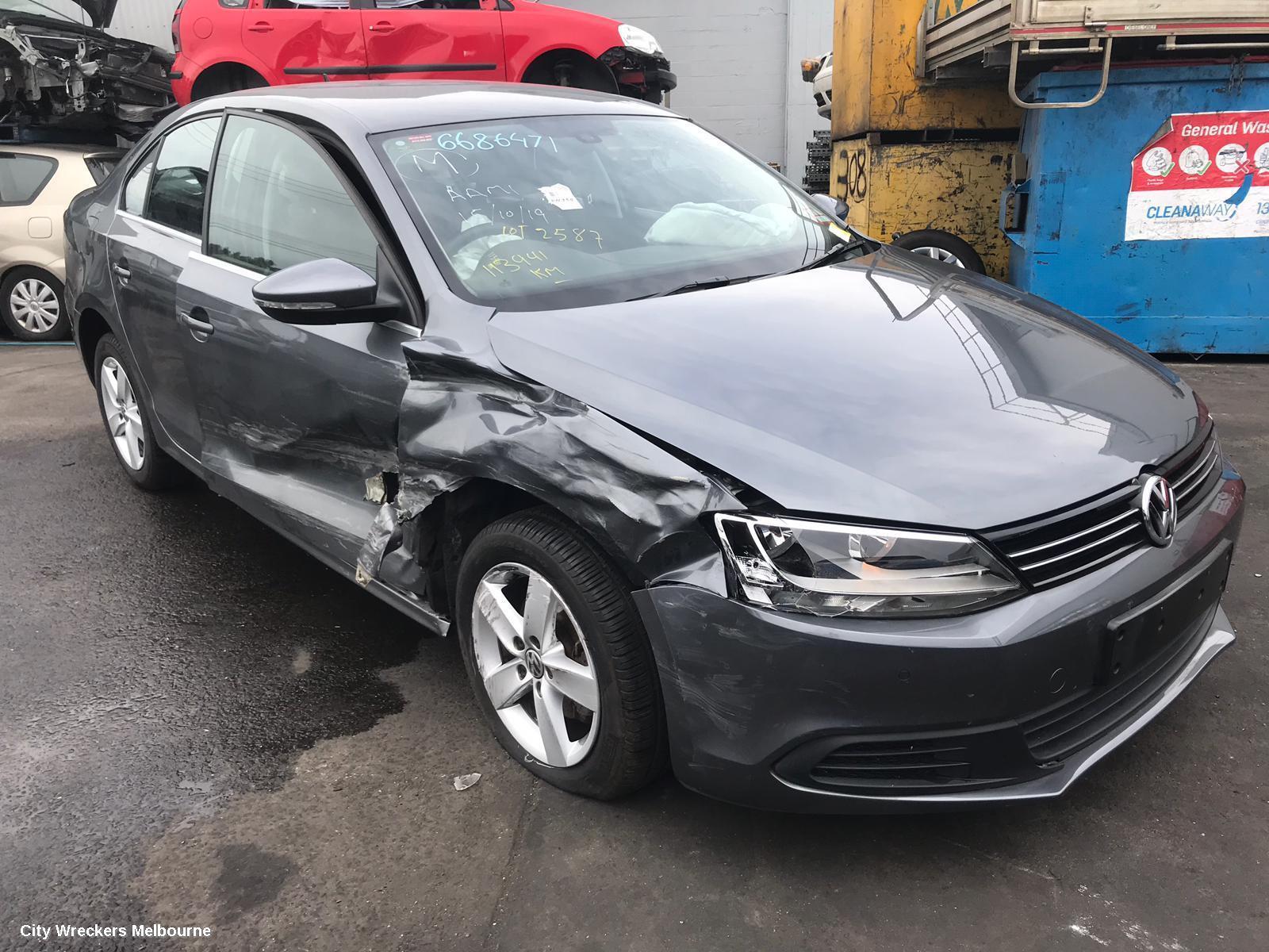 VOLKSWAGEN JETTA 2013 Front Bumper