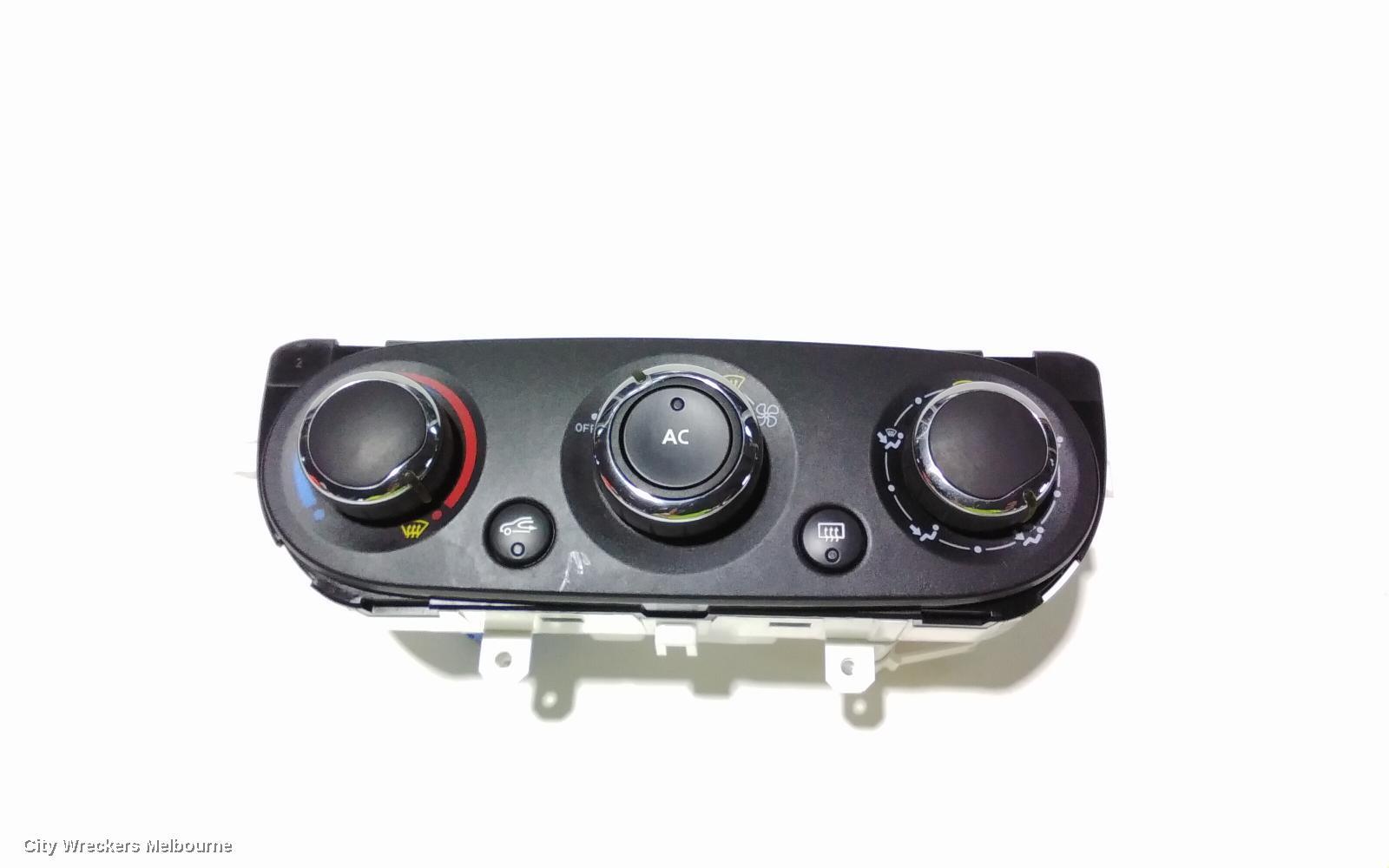 RENAULT CLIO 2013 Heater/Ac Controls