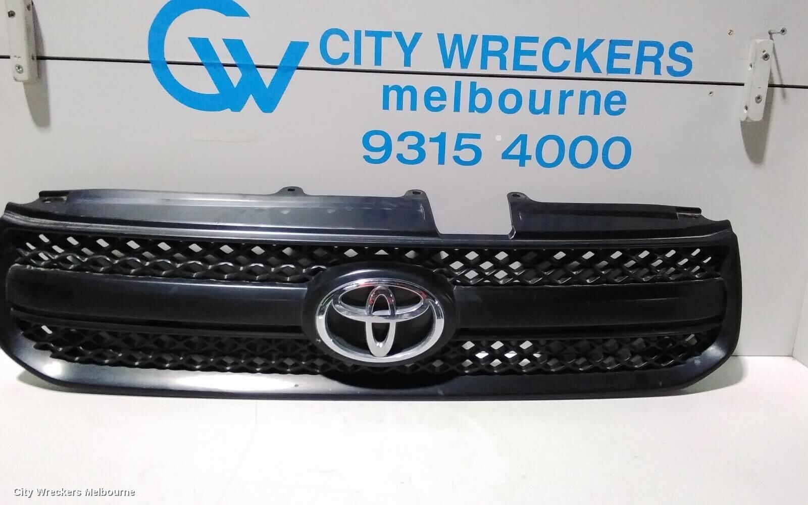 TOYOTA RAV4 2005 Grille