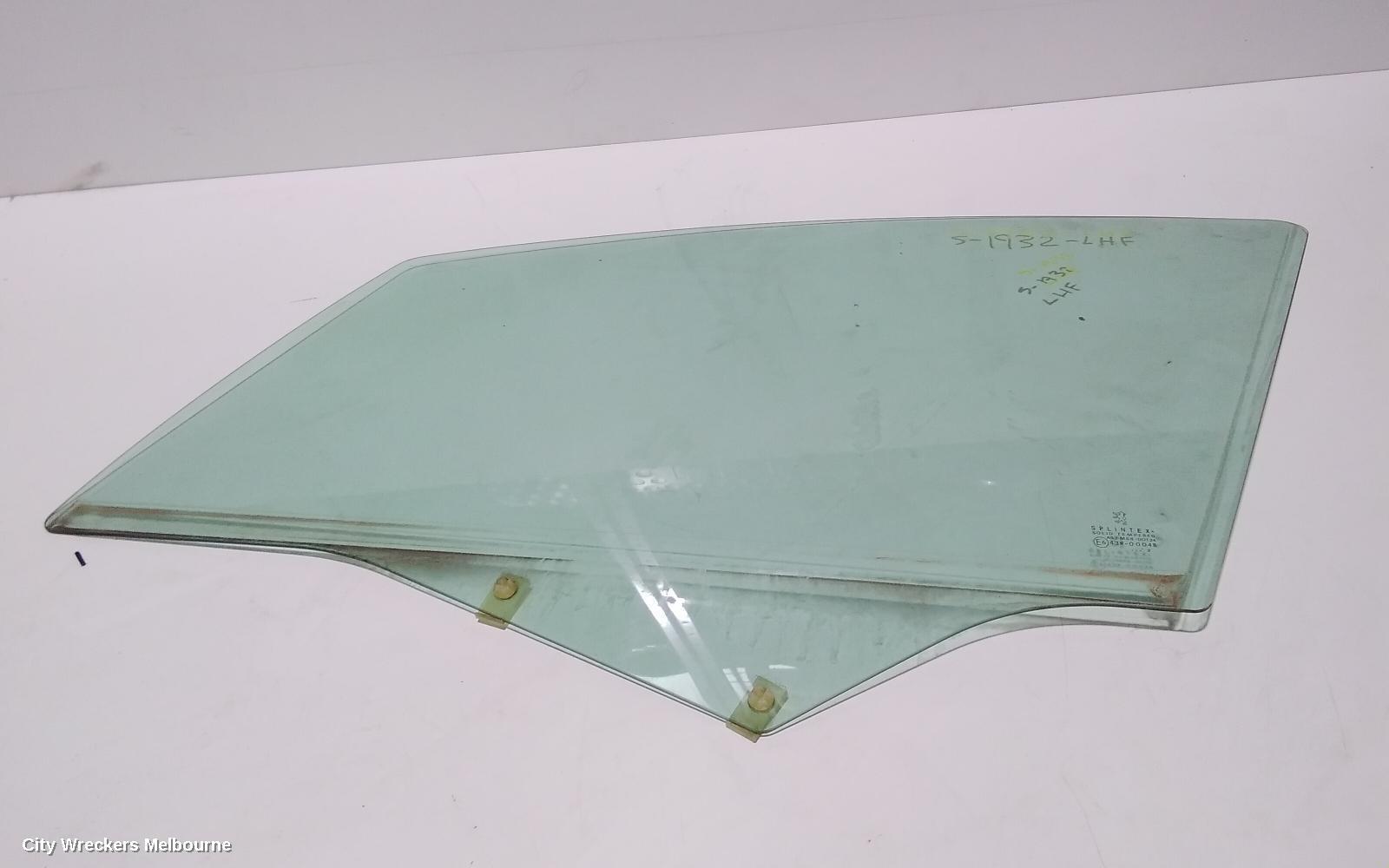 PEUGEOT 307 2003 Left Front Door Window