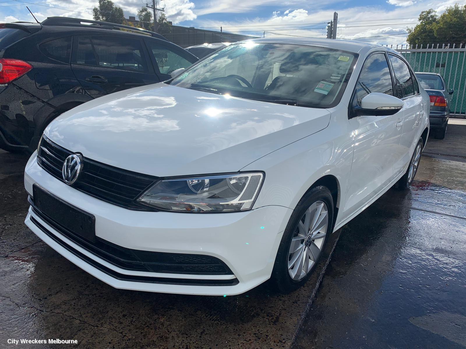 VOLKSWAGEN JETTA 2015 Left Rear Door/Sliding