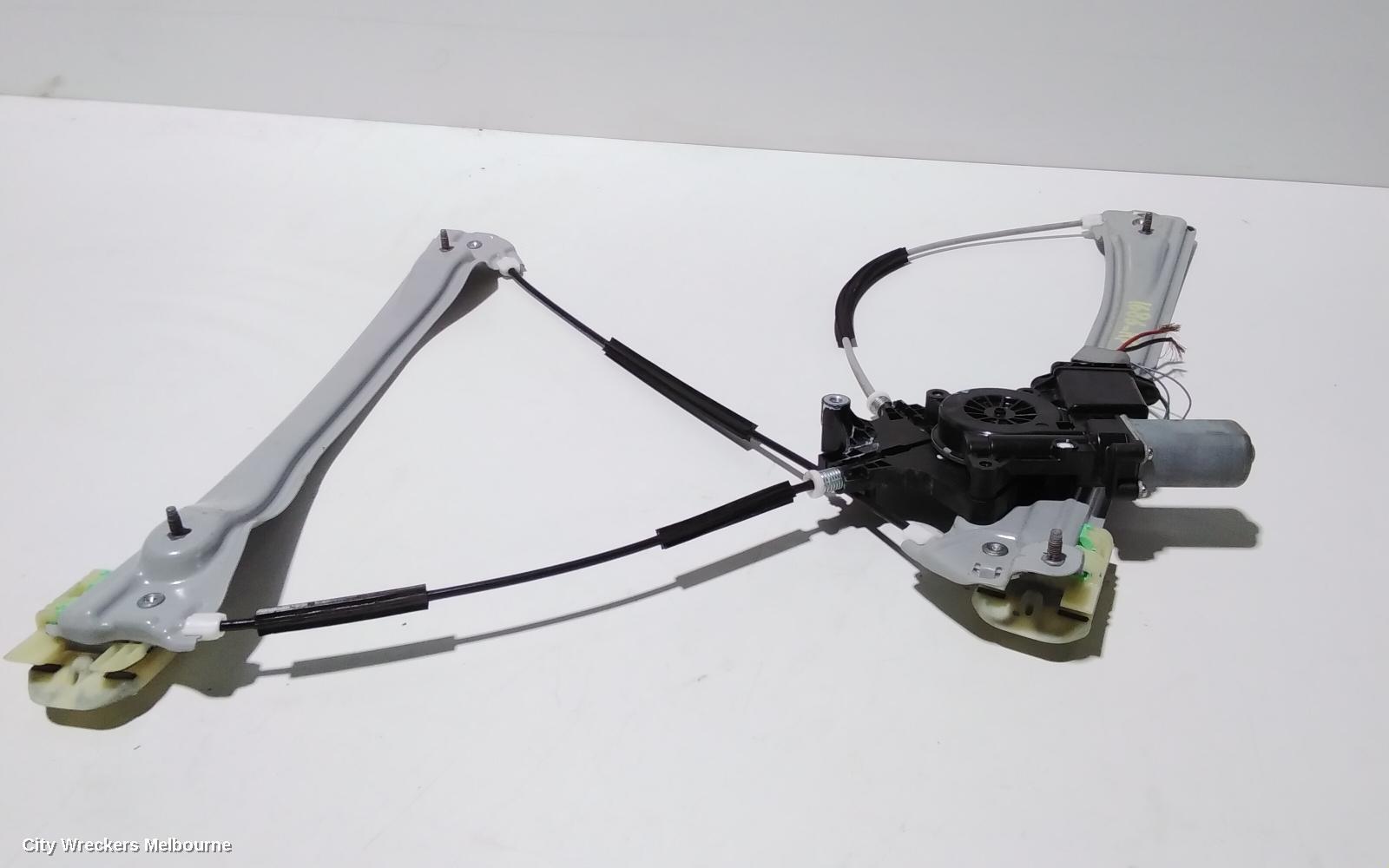 HOLDEN COMMODORE 2019 Right Front Window Reg/Motor