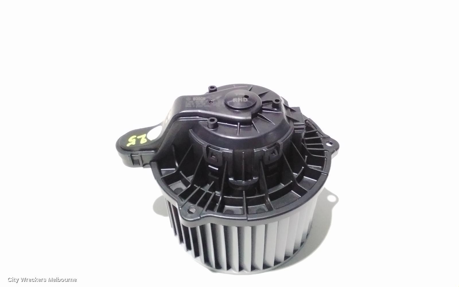 HYUNDAI SANTA FE 2018 Heater Fan Motor