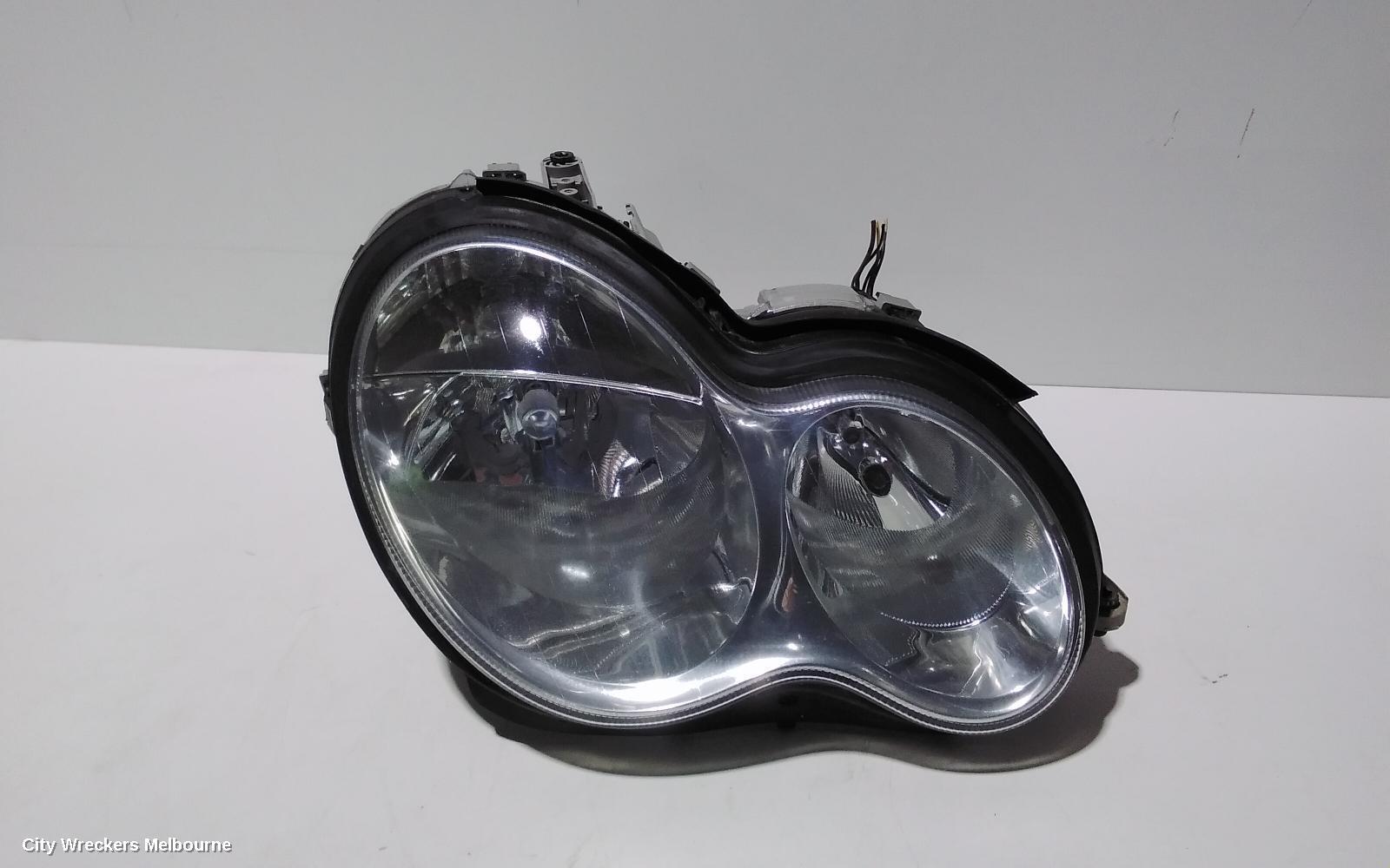 MERCEDES C CLASS 2005 Right Headlamp