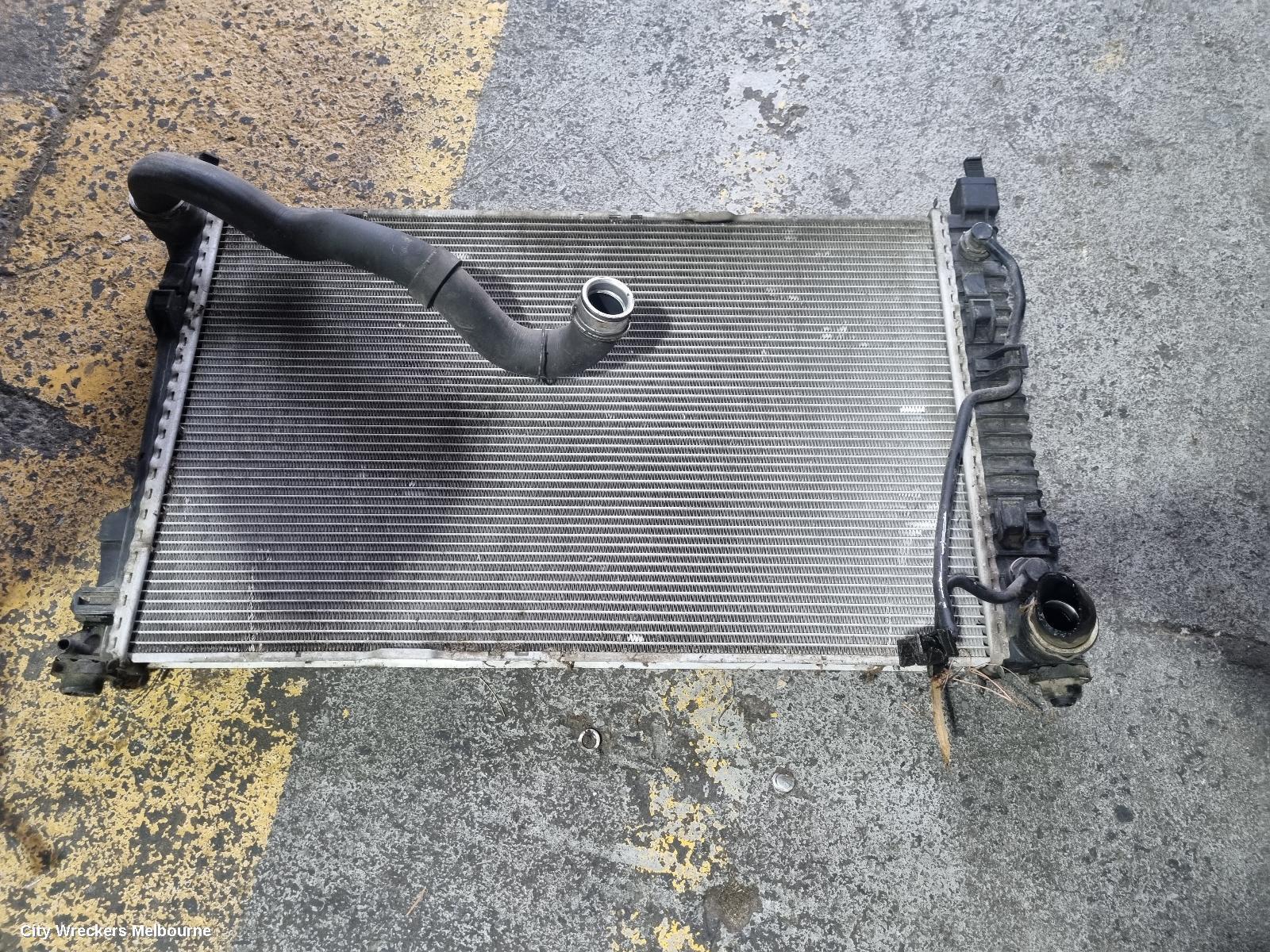 MERCEDES C CLASS 2005 Radiator