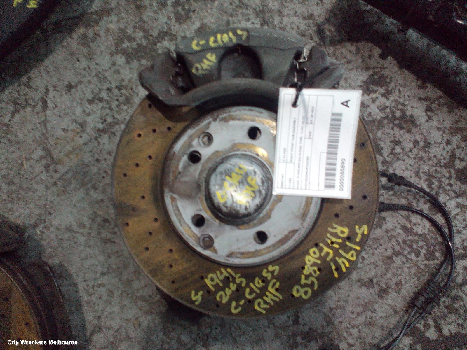 MERCEDES C CLASS 2005 Right Front Hub Assembly