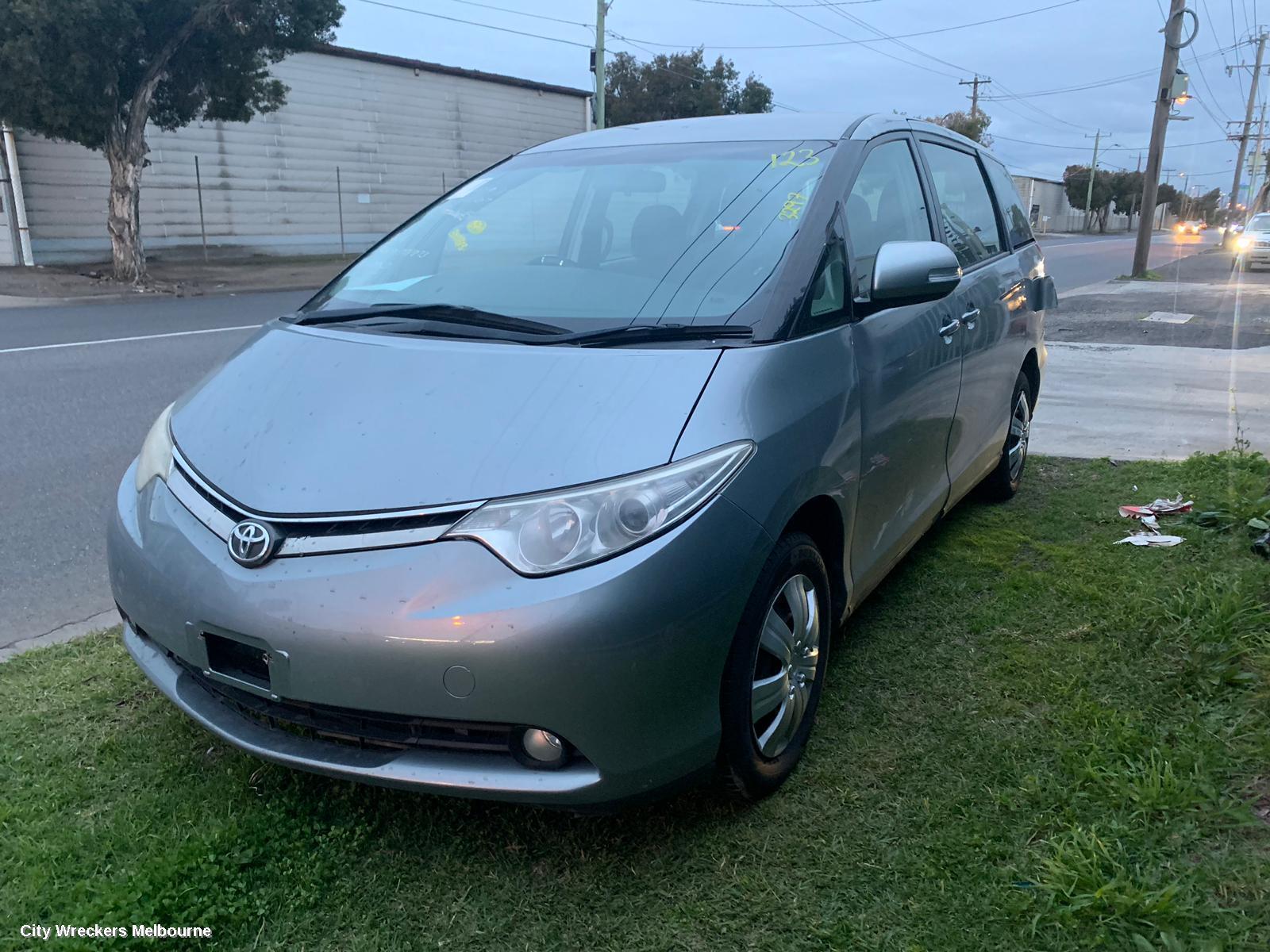 TOYOTA TARAGO 2006 Right Taillight