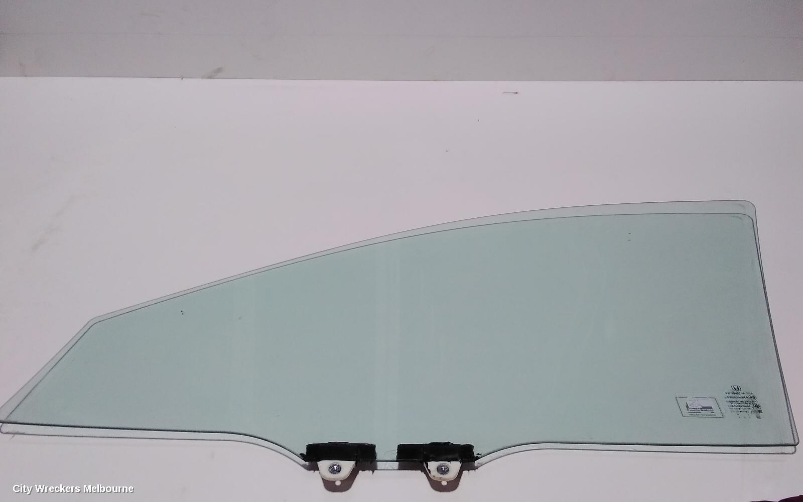 HONDA HRV 2015 Right Front Door Window