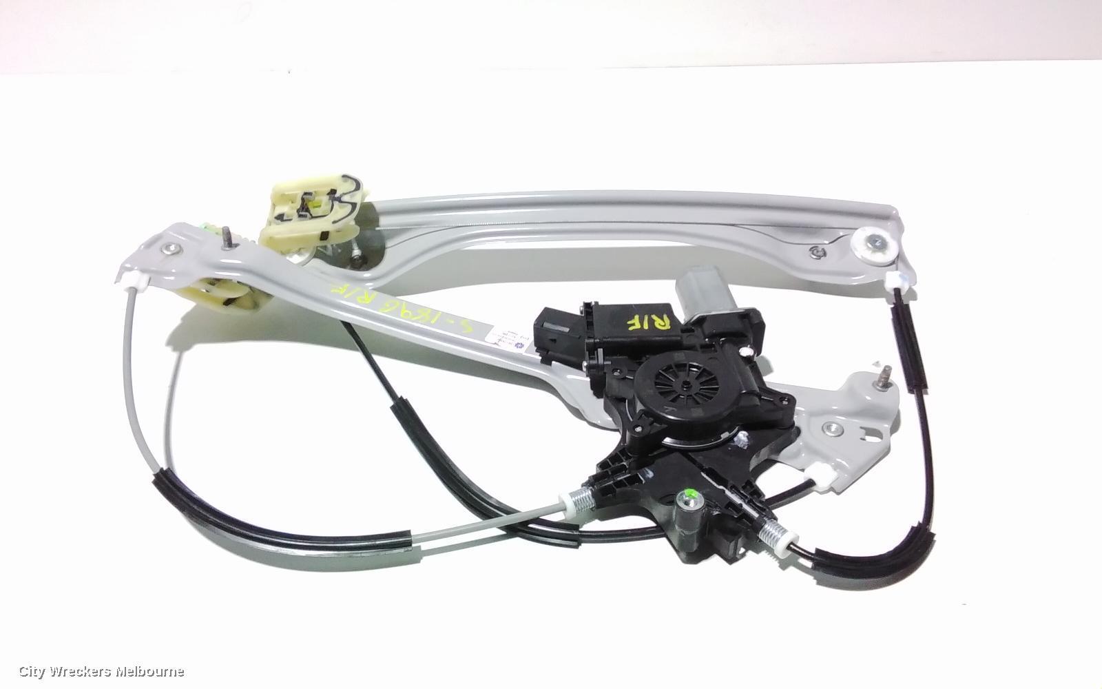 HOLDEN COMMODORE 2020 Right Front Window Reg/Motor