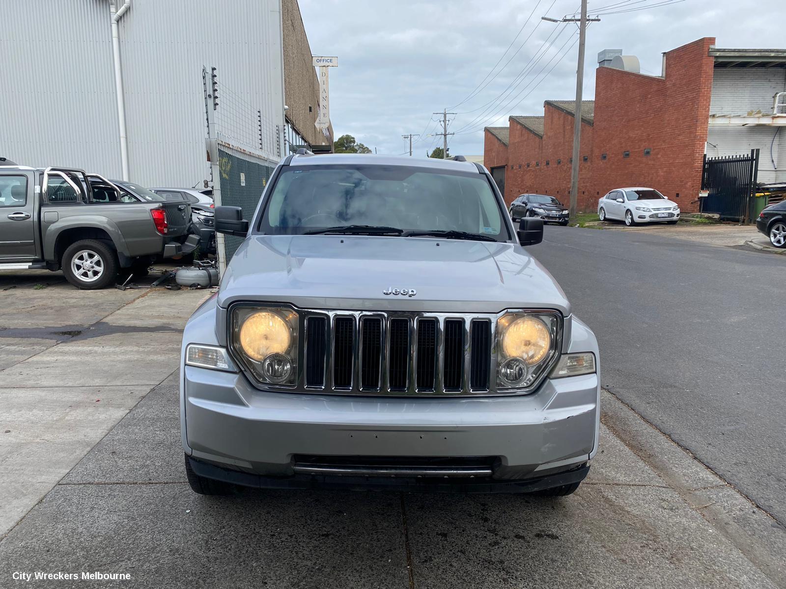 JEEP CHEROKEE 2010 Left Front Door