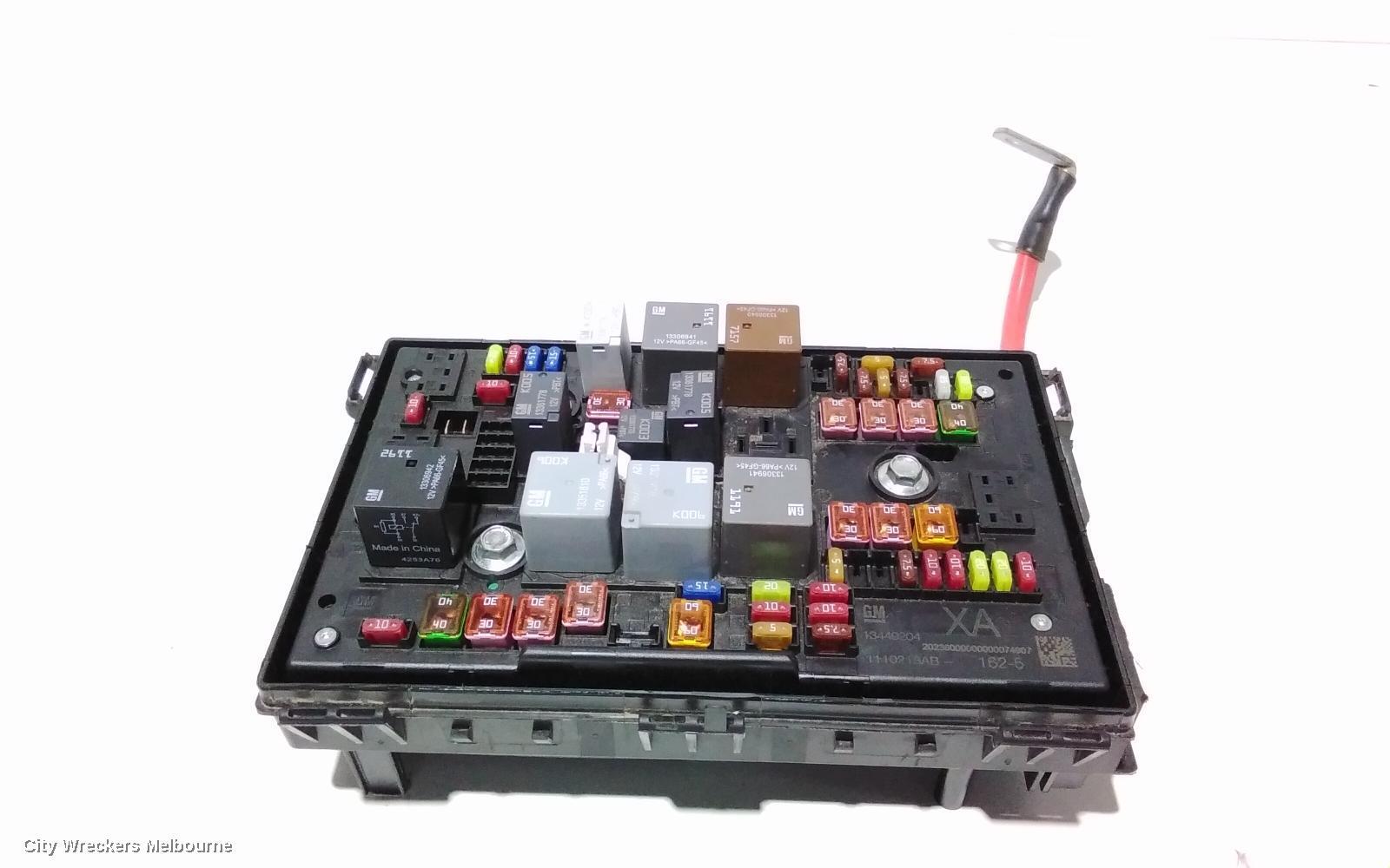 HOLDEN ASTRA 2015 Fuse Box