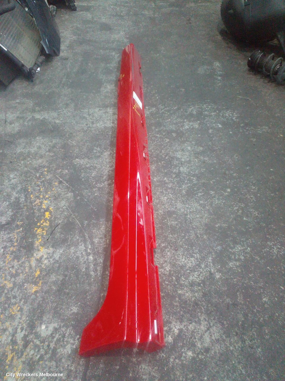 HOLDEN COMMODORE 2013 Side Step/Skirt