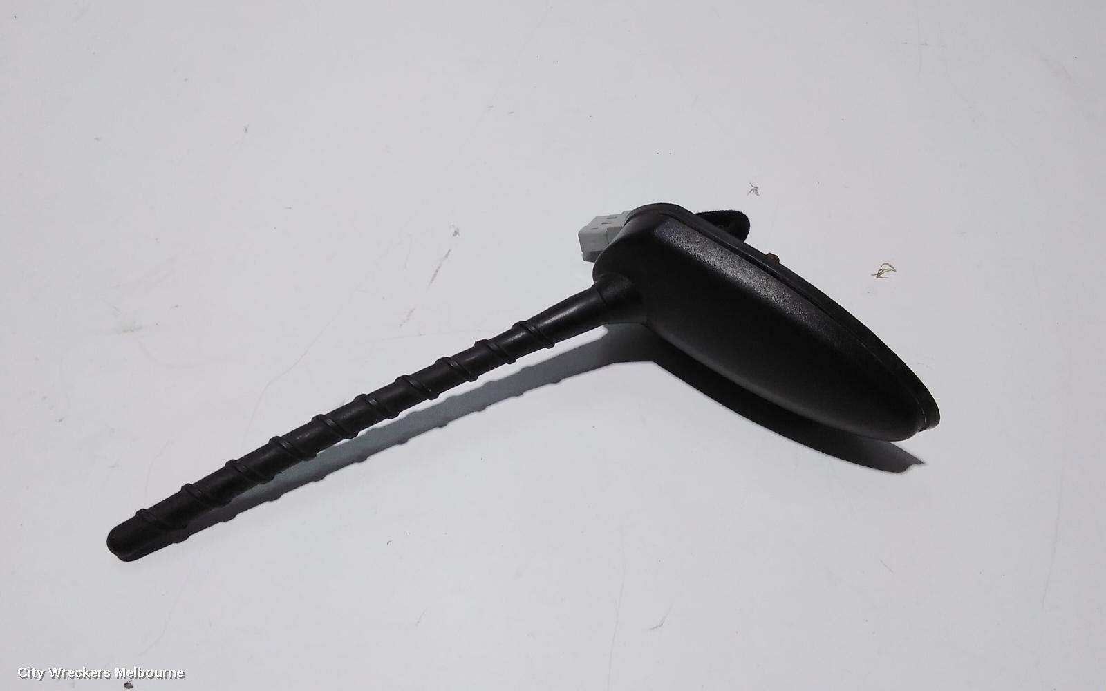 HYUNDAI I30 2013 Antenna
