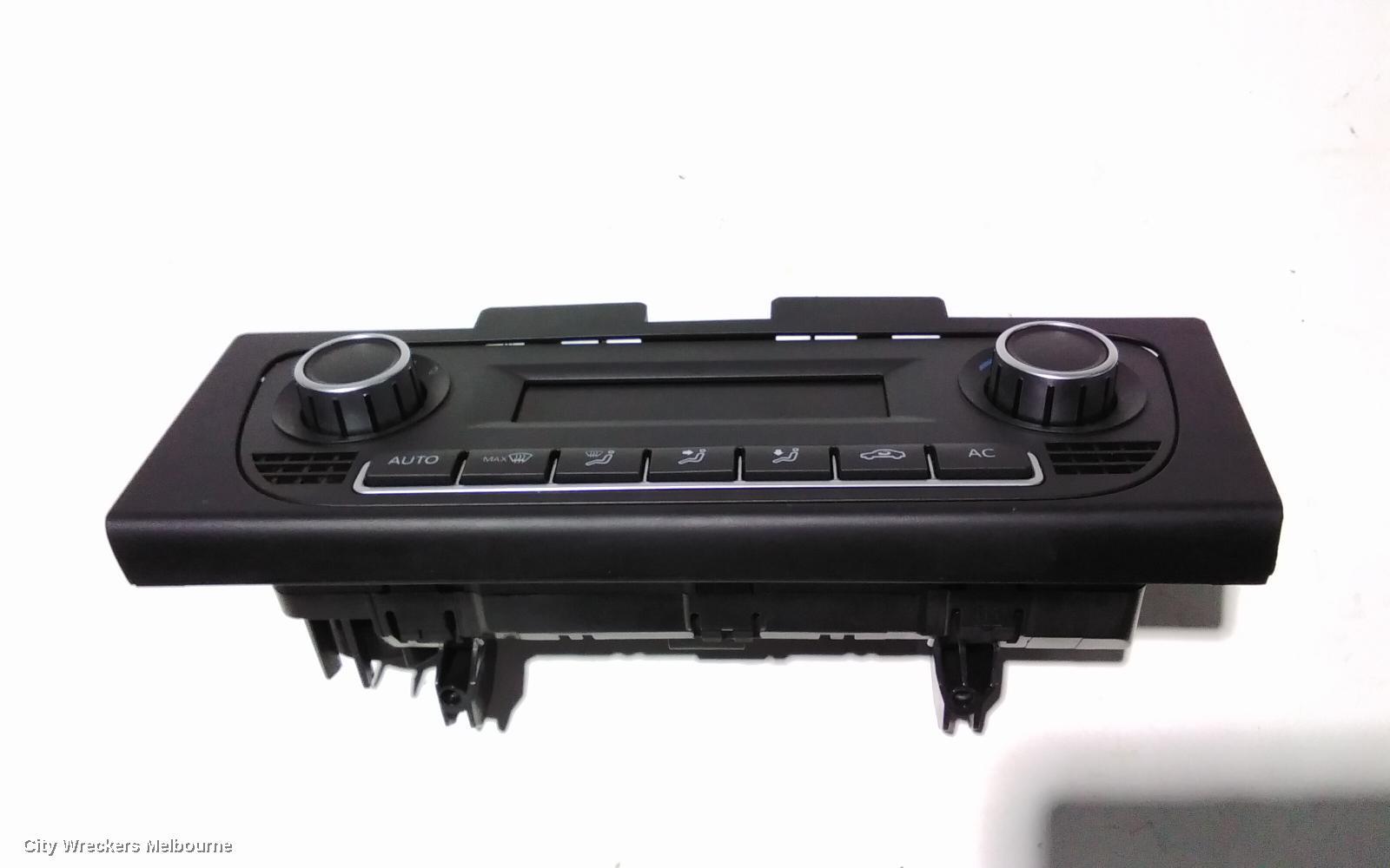 VOLKSWAGEN POLO 2014 Heater/Ac Controls