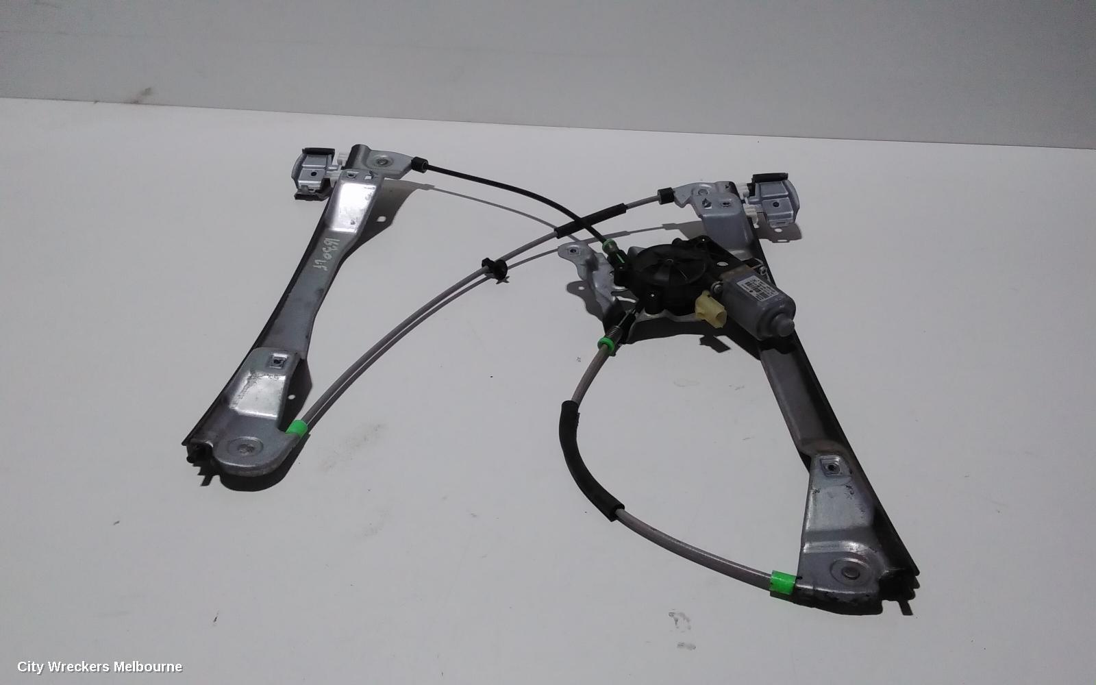 HOLDEN COMMODORE 2013 Left Front Window Reg/Motor