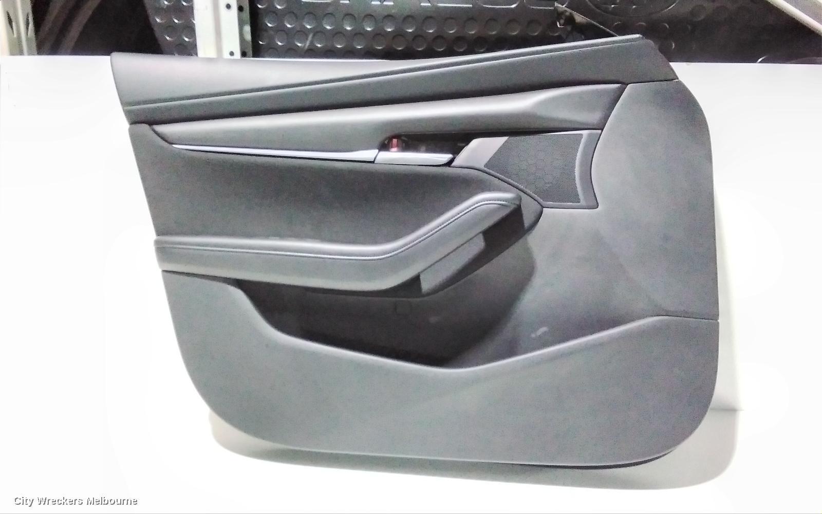 MAZDA 3 2021 Door Trim