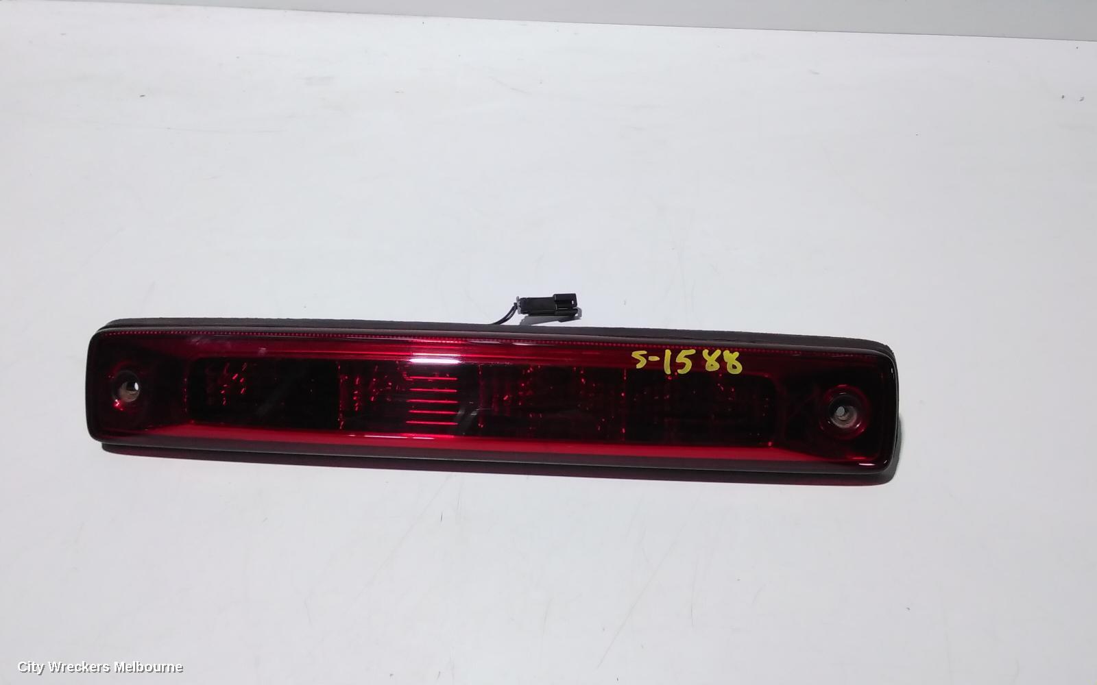 HOLDEN COLORADO 2013 High Level Stoplight