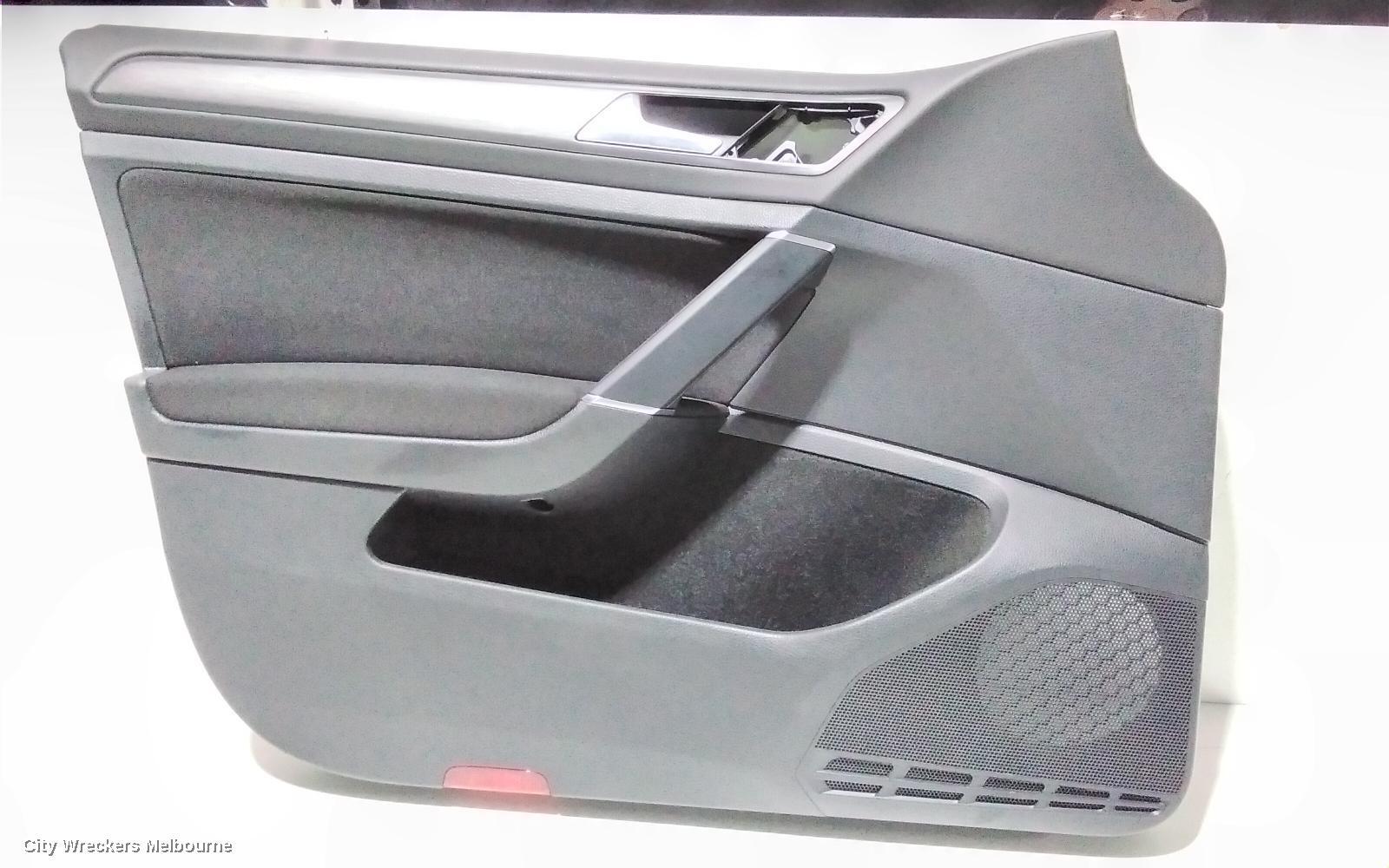 VOLKSWAGEN GOLF 2020 Door Trim
