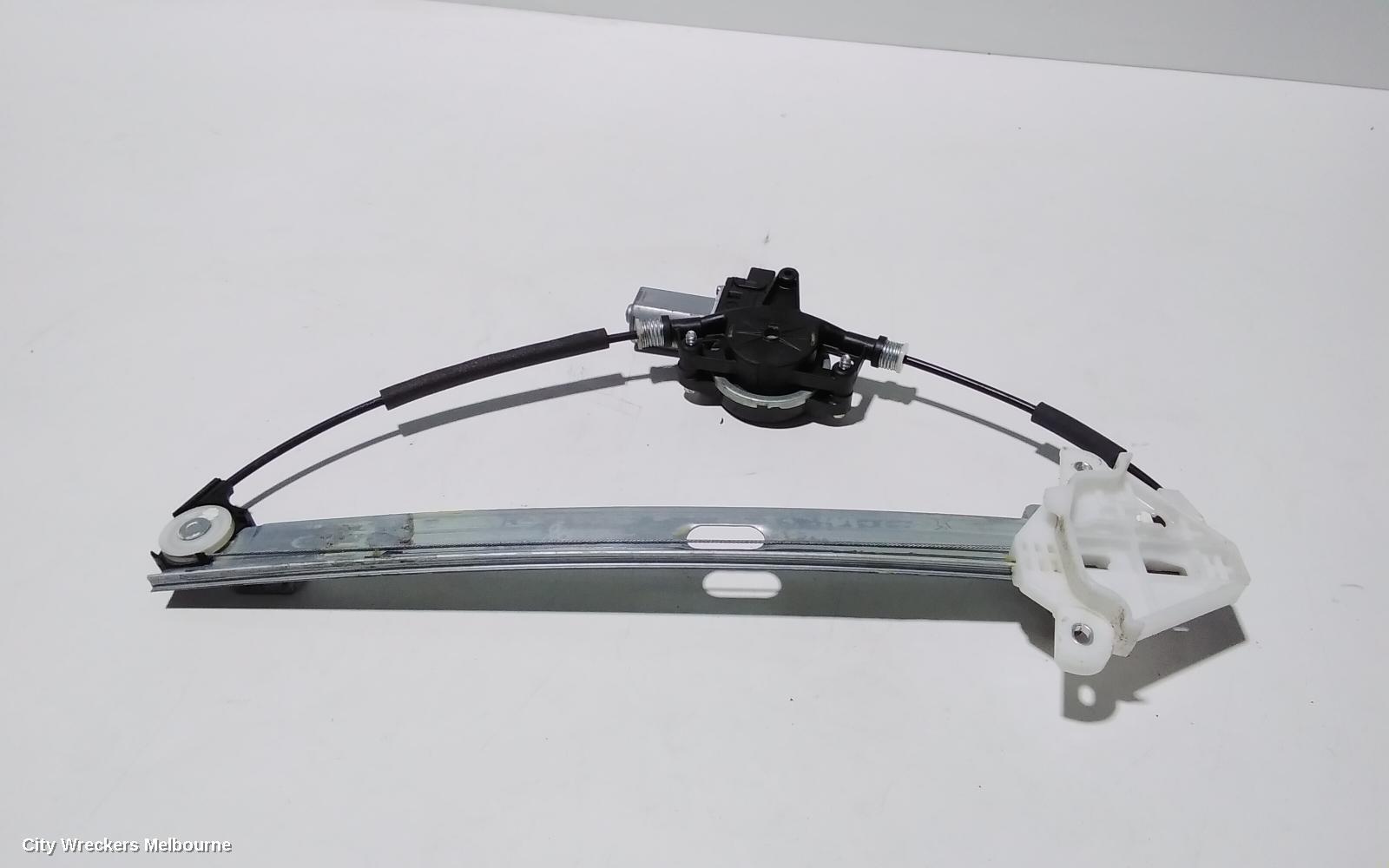 MAZDA CX3 2015 Right Front Window Reg/Motor
