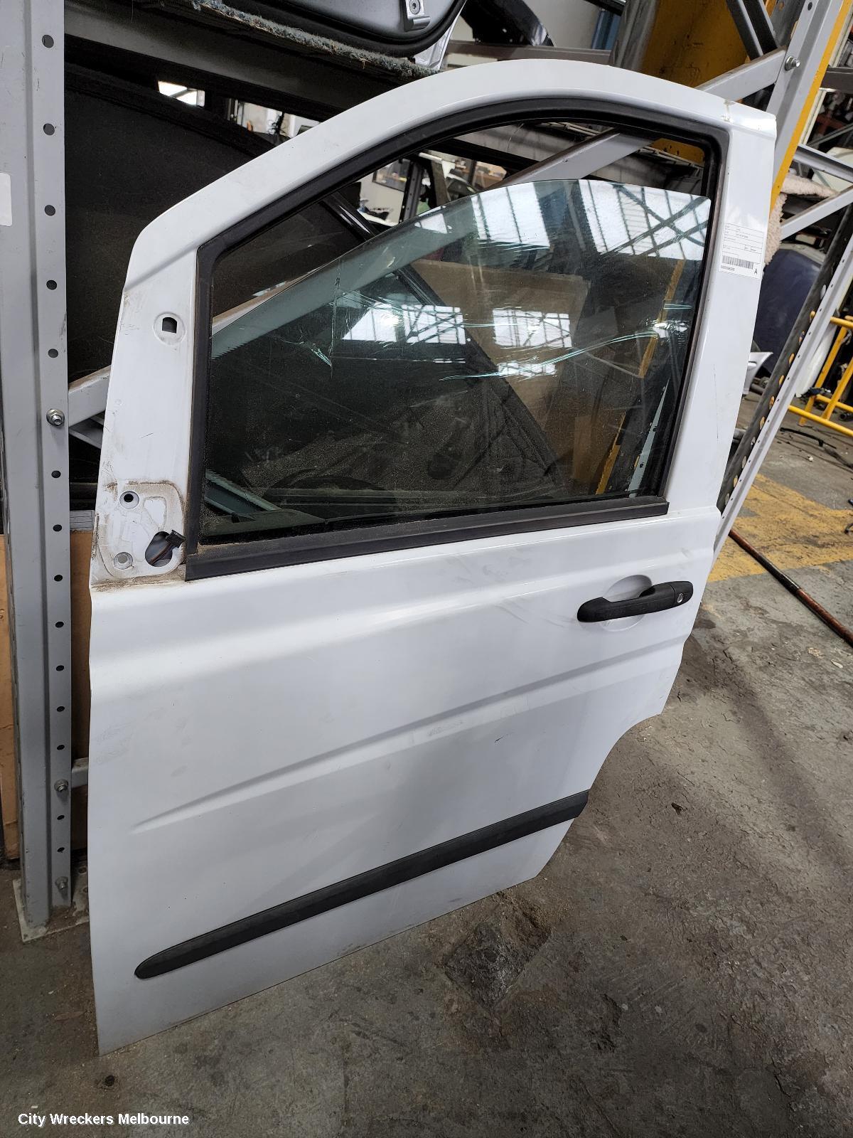 MERCEDES VITO 2010 Left Front Door