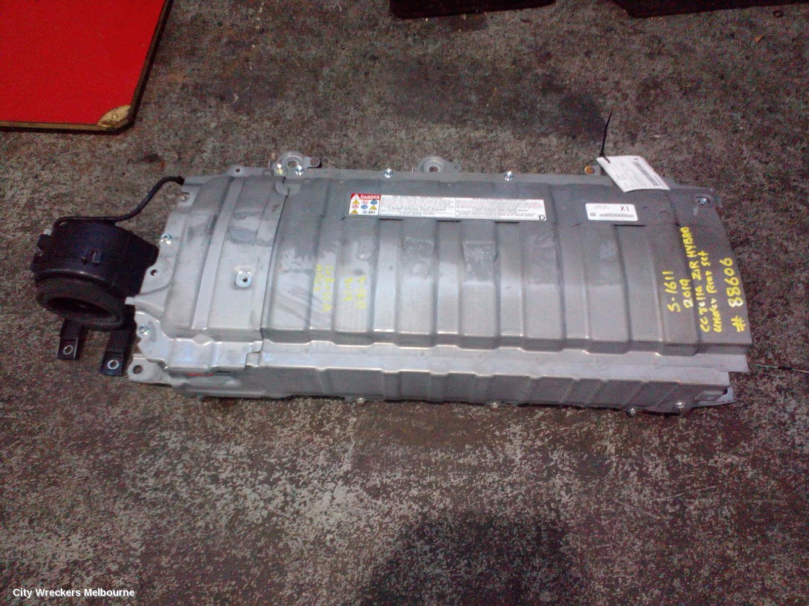 TOYOTA COROLLA 2019 Battery