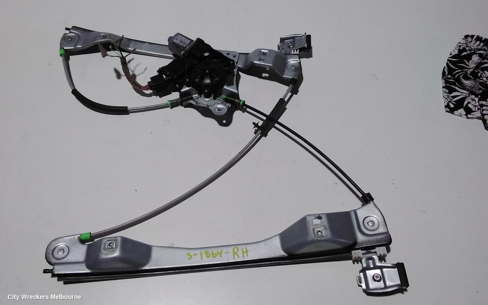 HOLDEN COMMODORE 2017 Right Front Window Reg/Motor