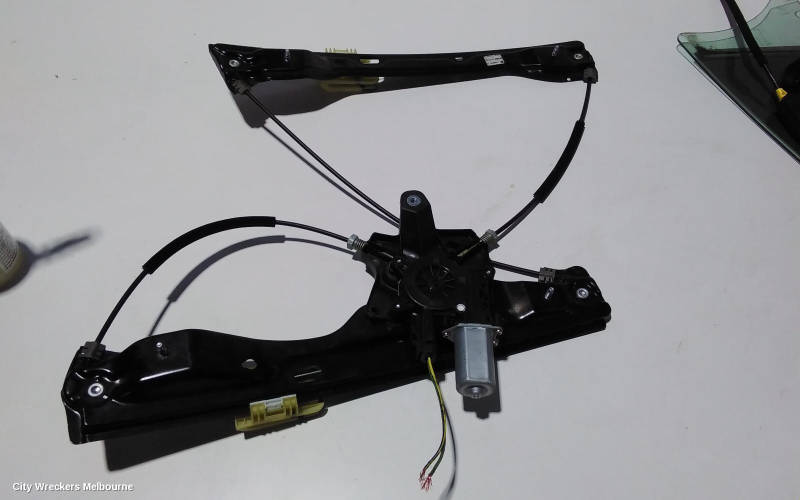 HOLDEN ASTRA 2016 Left Front Window Reg/Motor