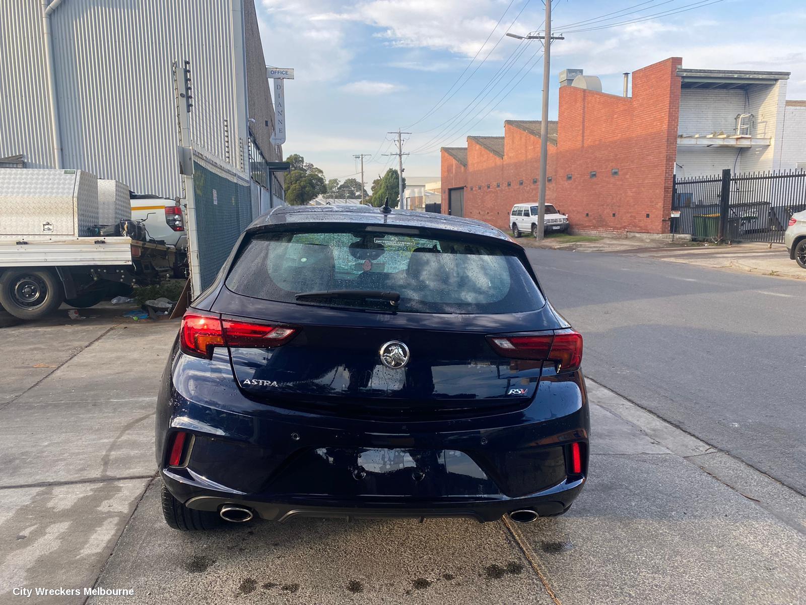 HOLDEN ASTRA 2019 Console