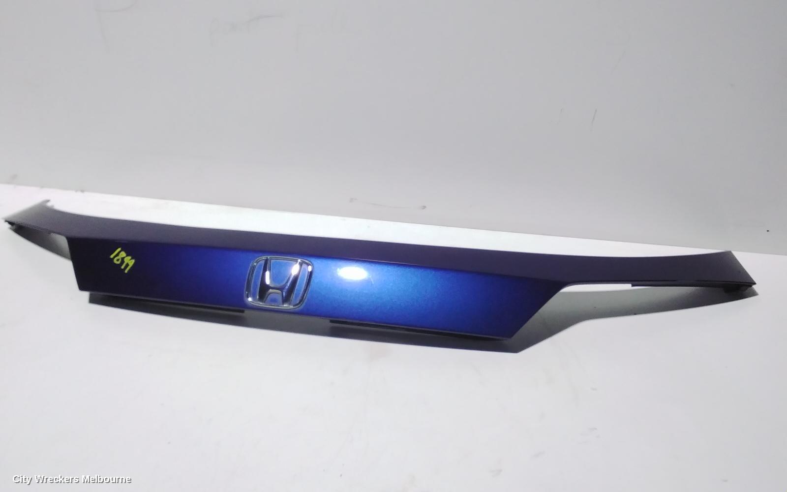 HONDA HRV 2015 Rear Garnish