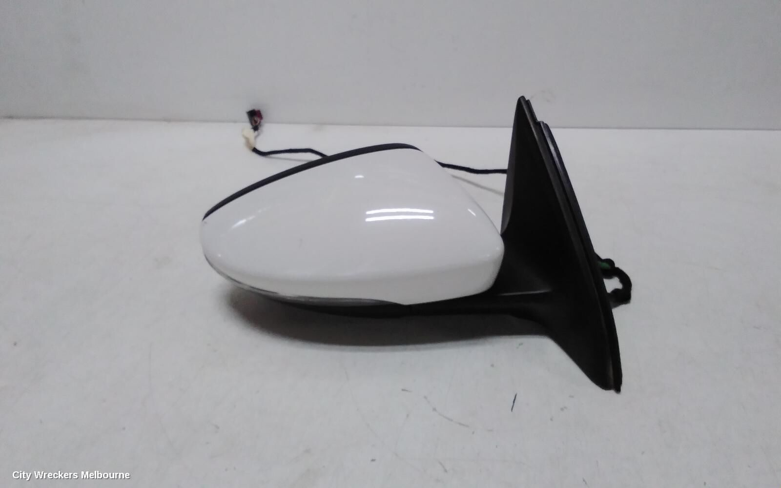 VOLKSWAGEN JETTA 2013 Right Door Mirror