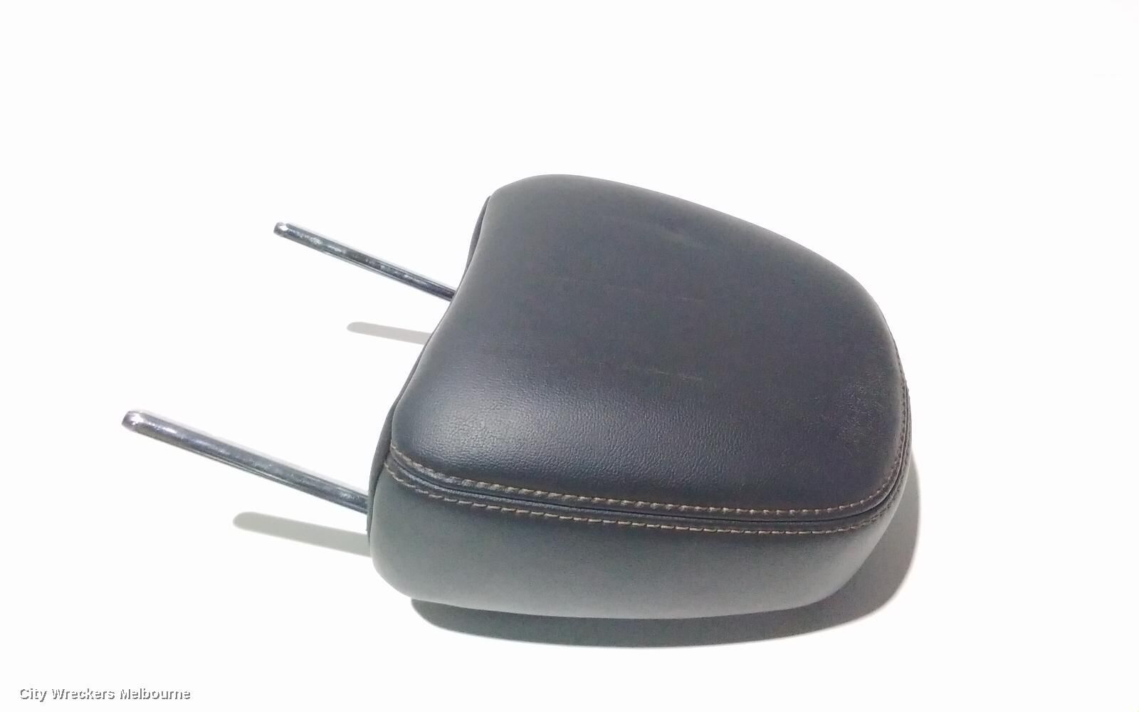 TOYOTA KLUGER 2018 Headrest