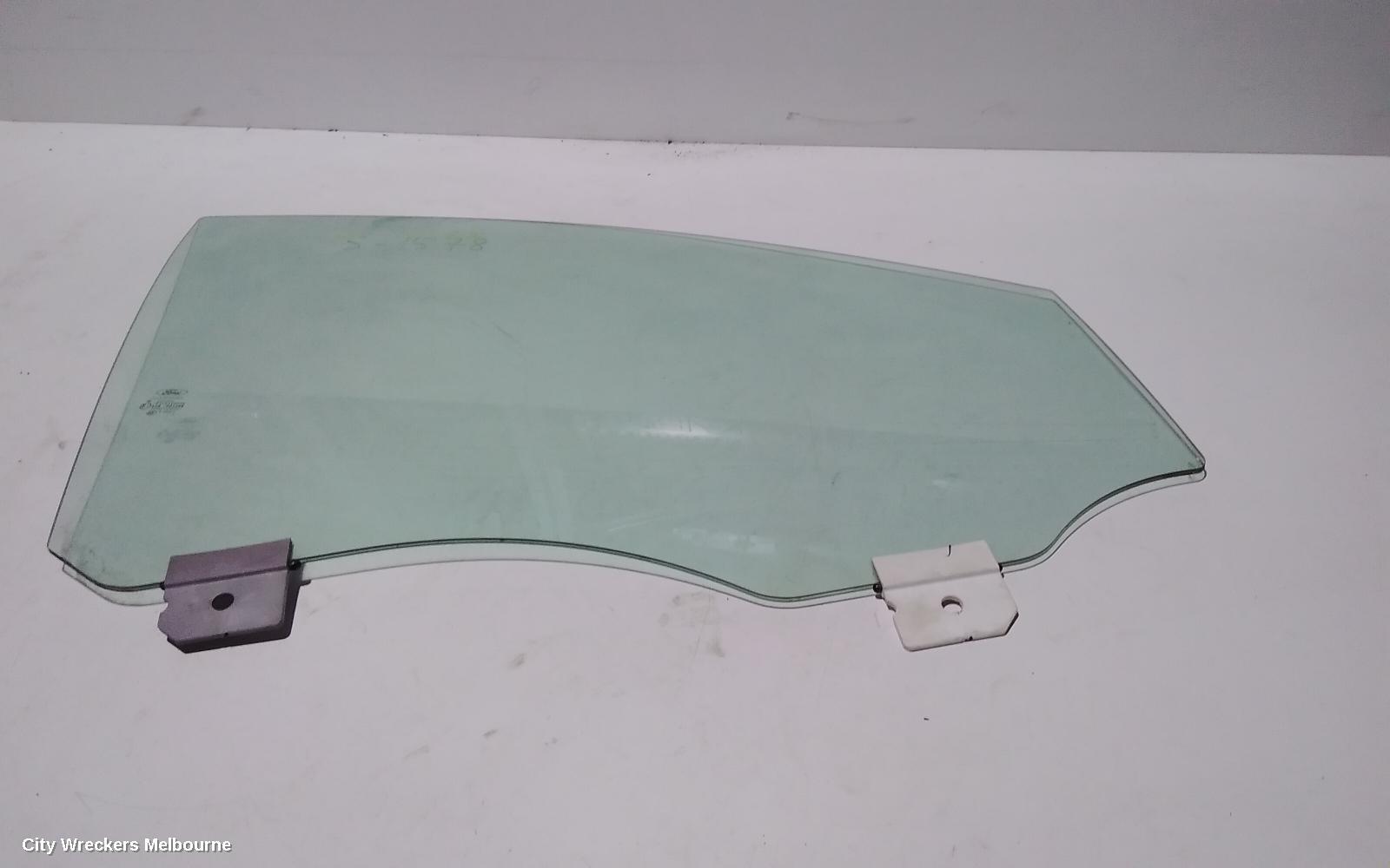 FORD ESCAPE 2018 Right Front Door Window