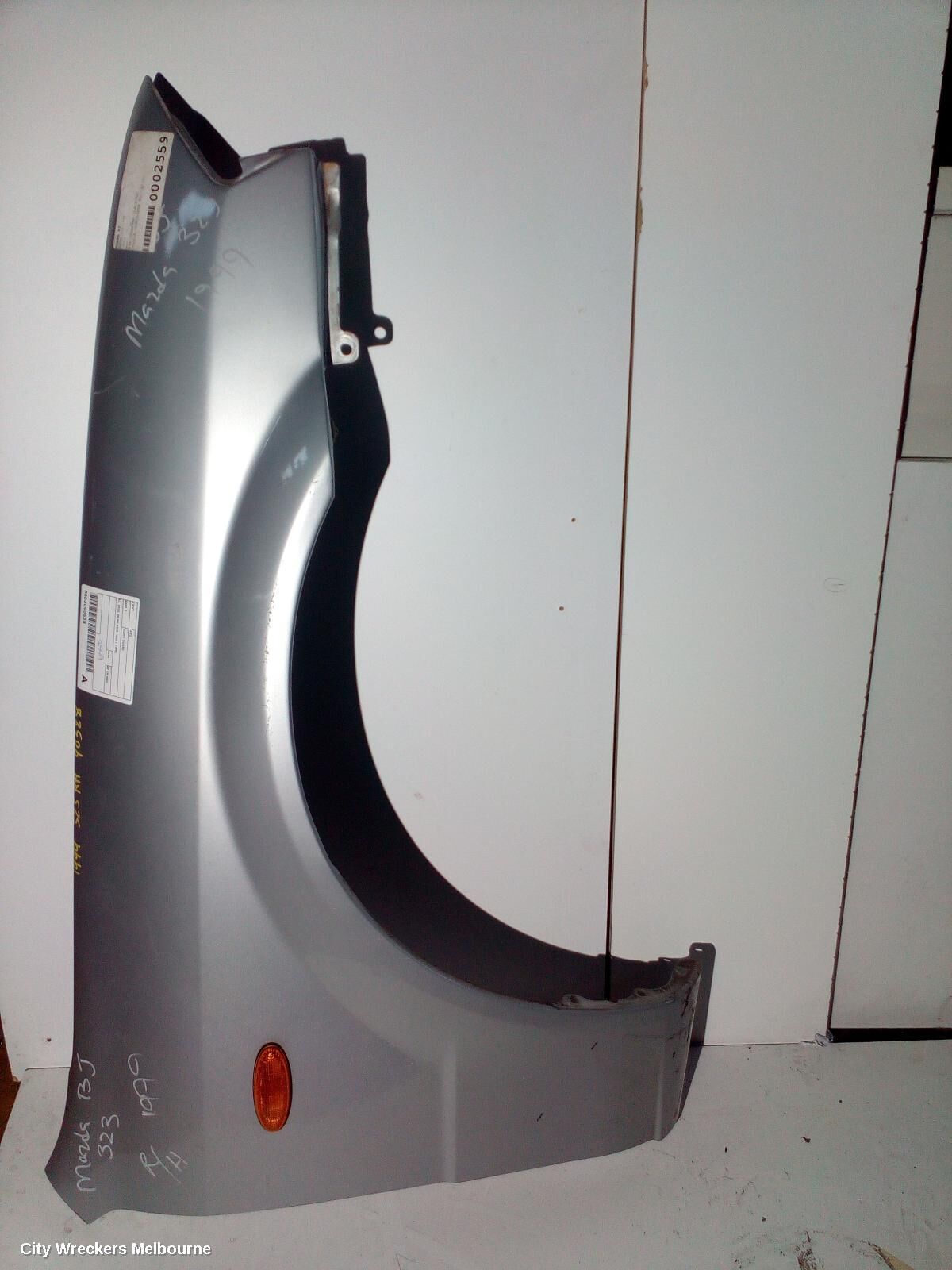 MAZDA 323 1999 Right Guard