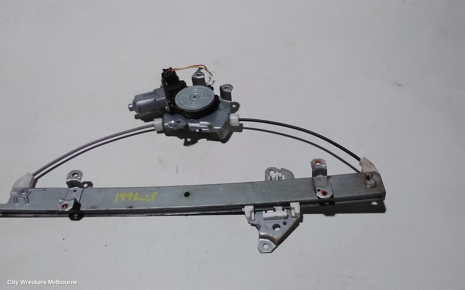 NISSAN NAVARA 2017 Left Front Window Reg/Motor